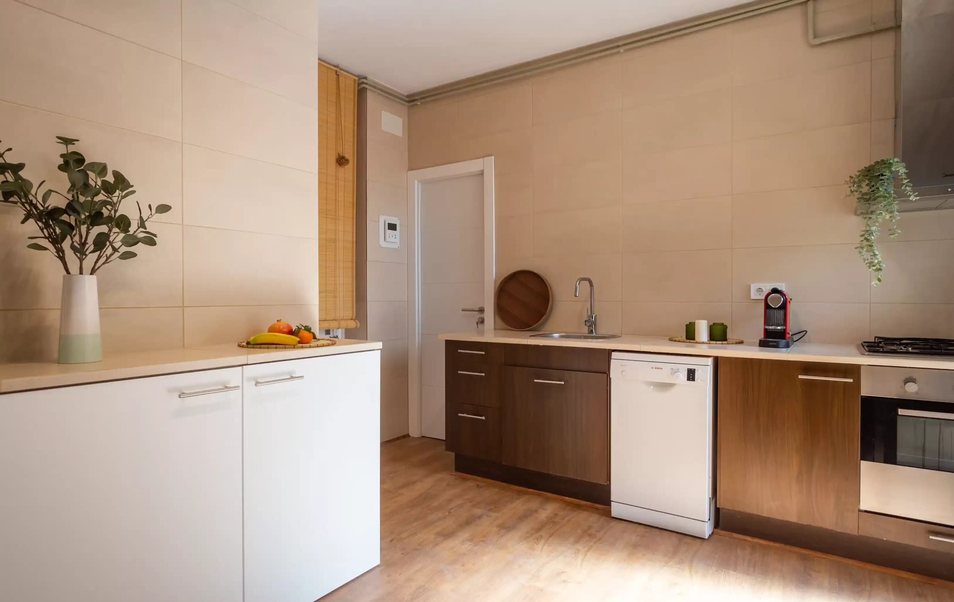 Room in 5 Bed 2 Bath | Teodora - Bedroom?w=400&h=260&fit=crop&q=40&auto=format&trim=auto