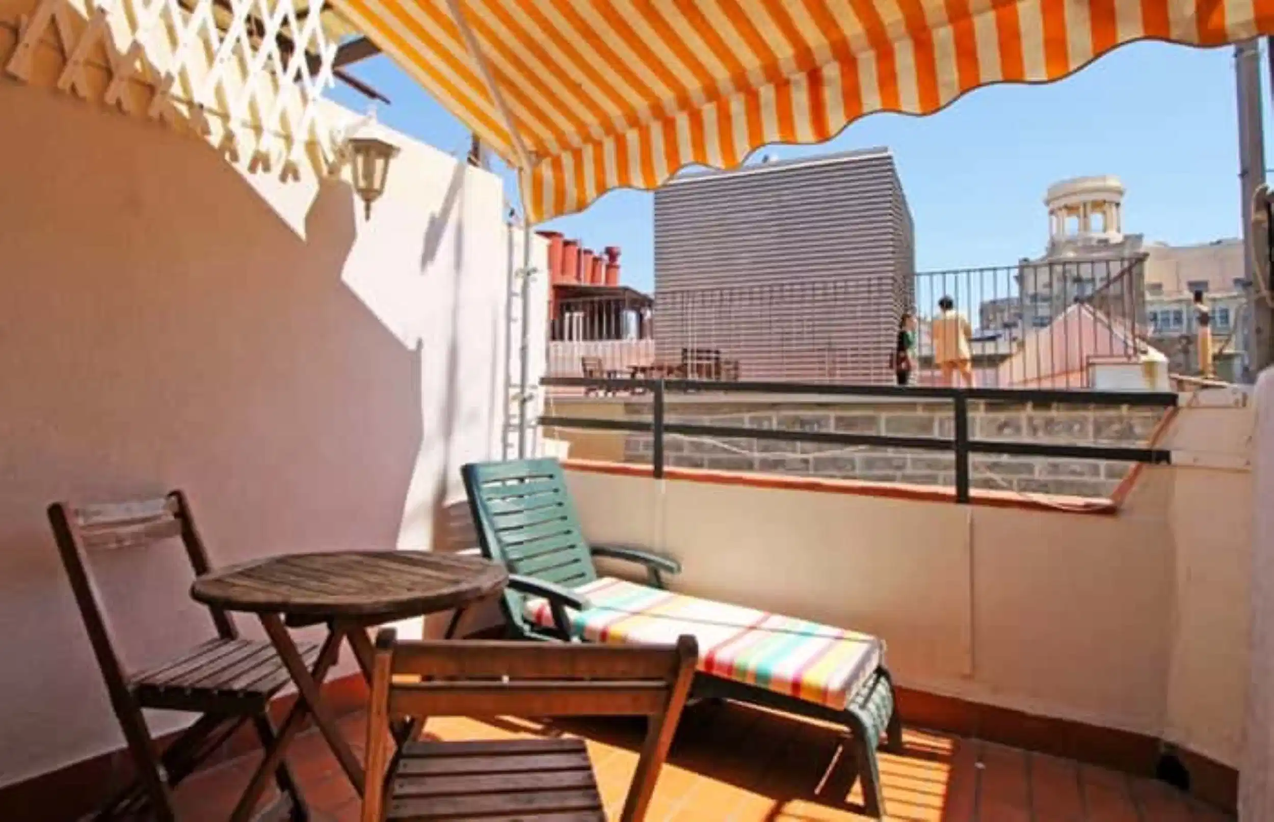 SPC 8906, L'Hospitalet De Llobregat - L'Hospitalet De Llobregat, Spain - Amenities