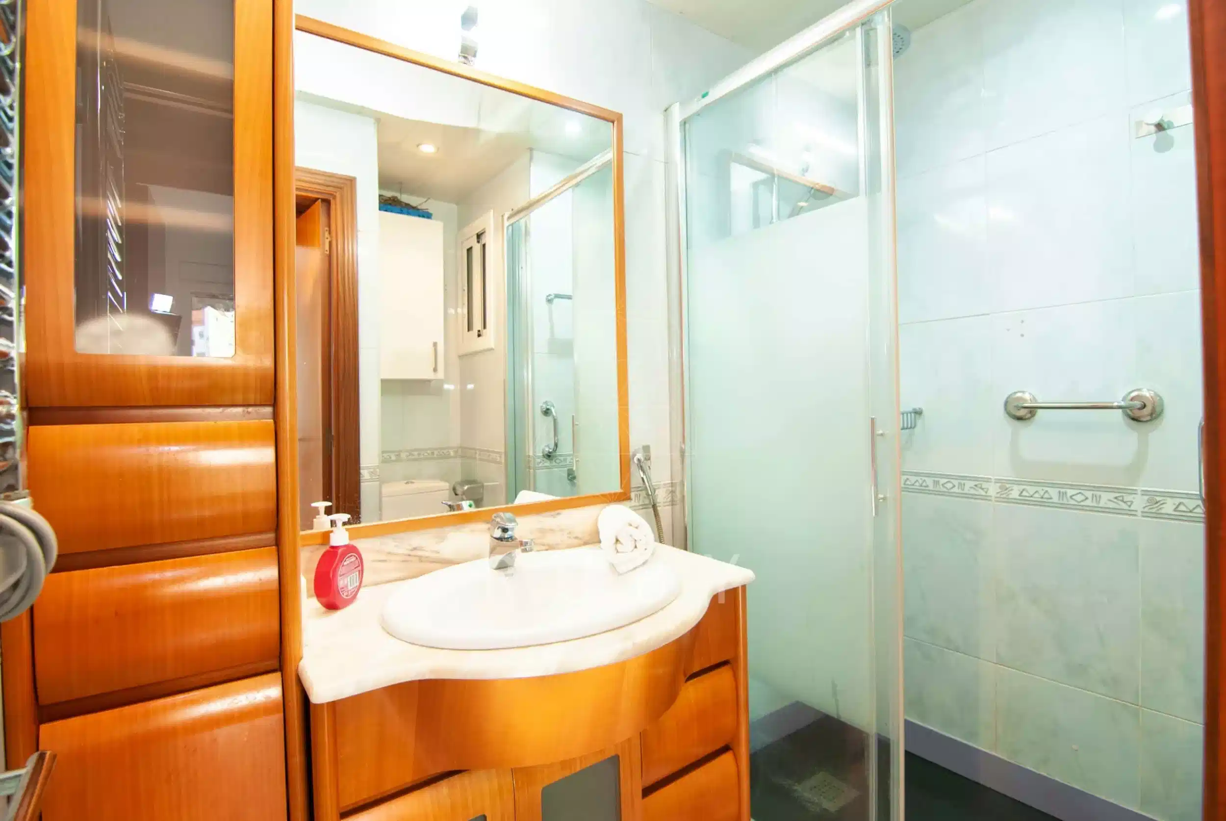 Amenities?w=400&h=260&fit=crop&q=40&auto=format&trim=auto