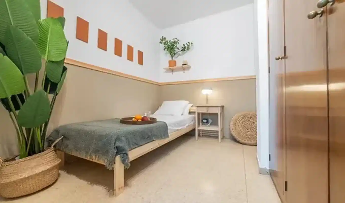 Room in 7 Bed 3 Bath | Garcilaso - Bedroom?w=400&h=260&fit=crop&q=40&auto=format&trim=auto