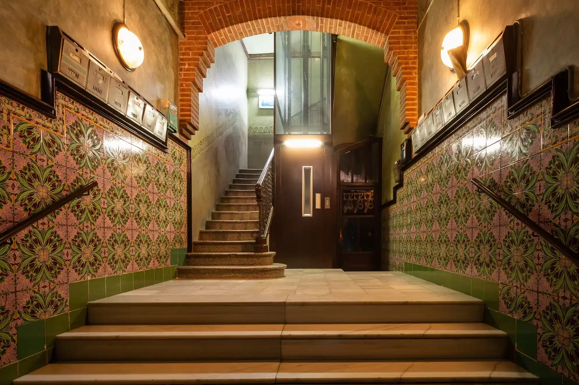 HC 8030, Barcelona - Barcelona, Spain - Exterior