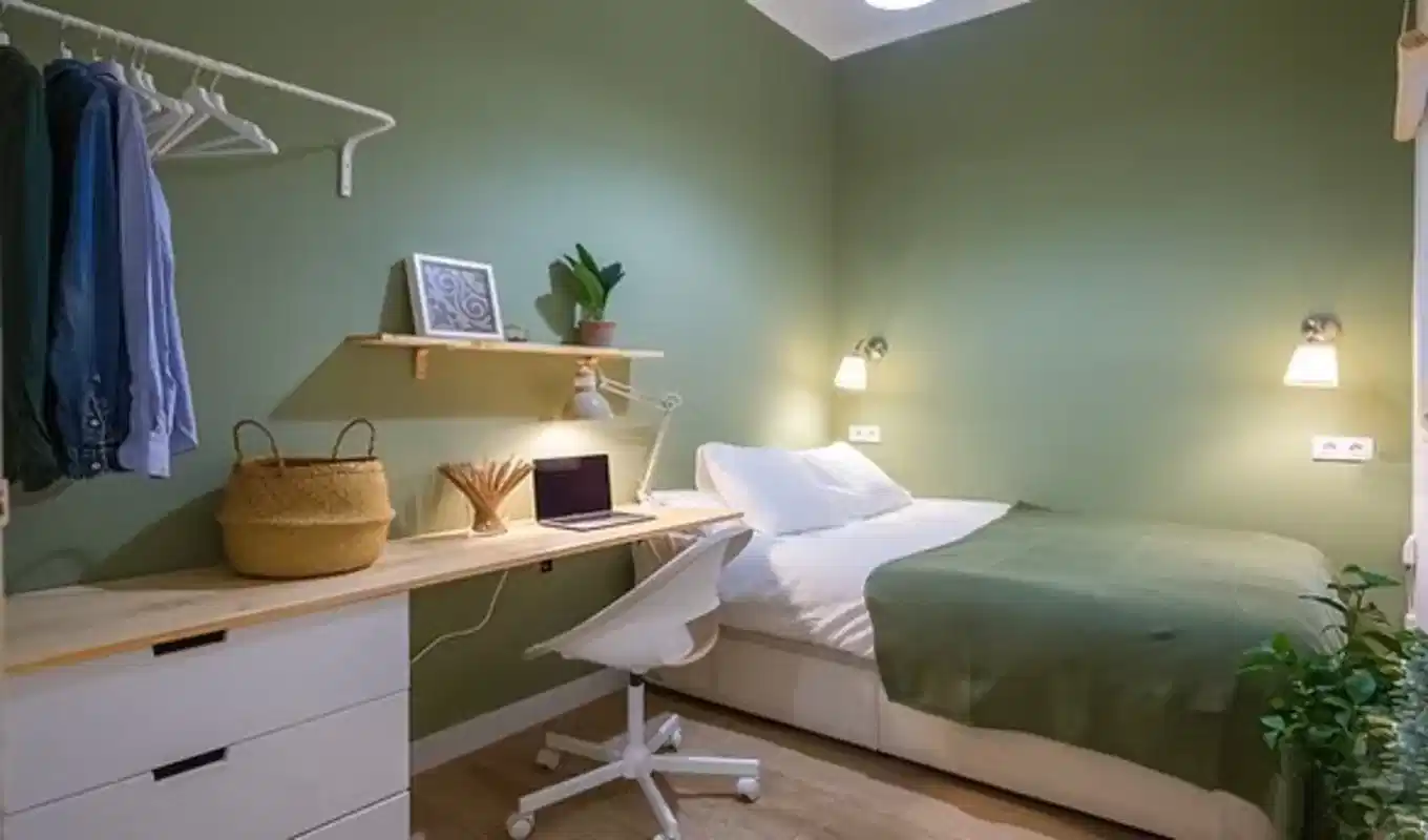 HC 8036, Barcelona - Barcelona, Spain - Room in 4 Bed 1 Bath | Villarroel - Bedroom