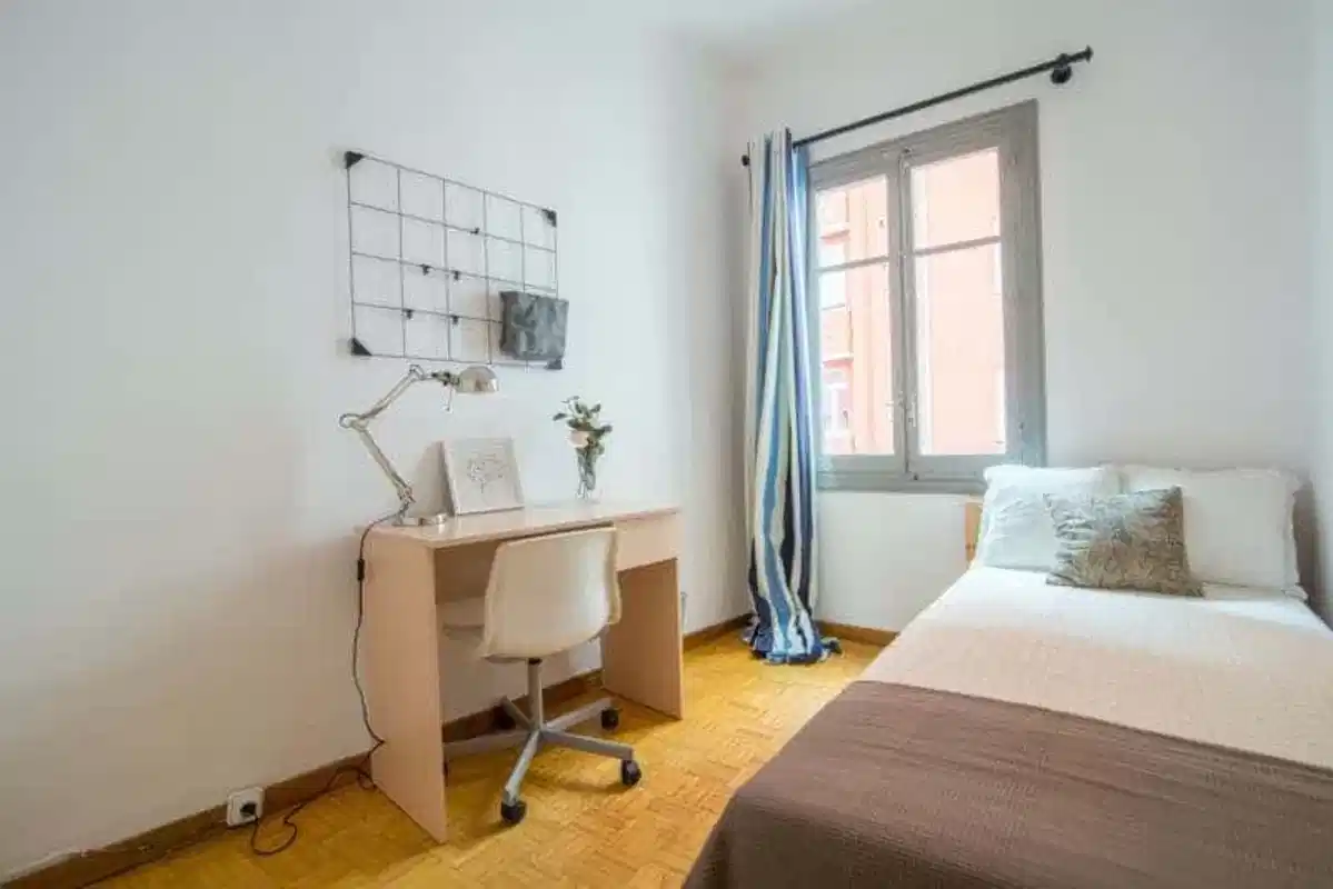 Amenities?w=400&h=260&fit=crop&q=40&auto=format&trim=auto