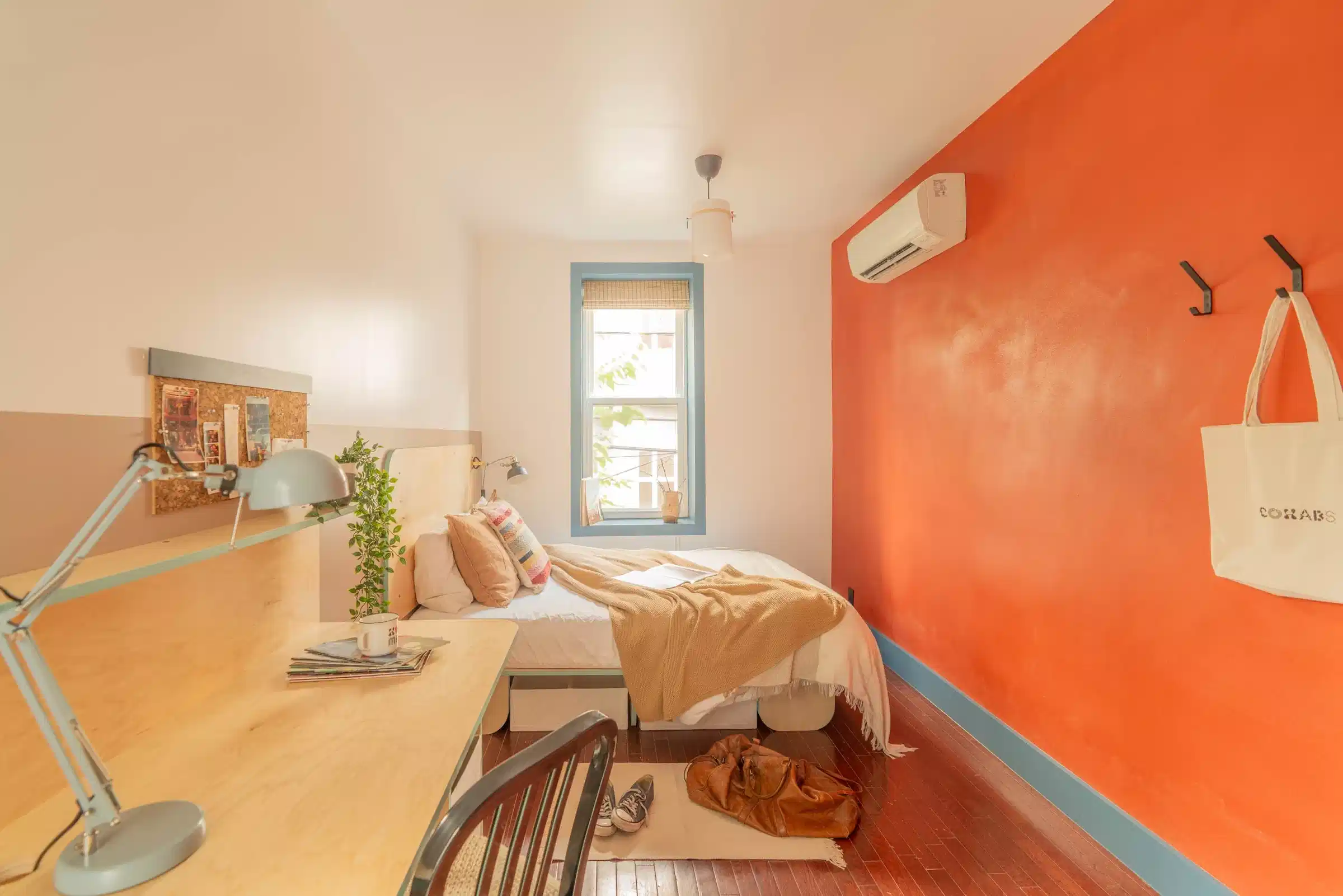 Amenities?w=400&h=260&fit=crop&q=40&auto=format&trim=auto