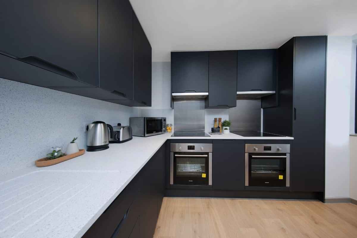 Common Area?w=400&h=260&fit=crop&q=40&auto=format&trim=auto