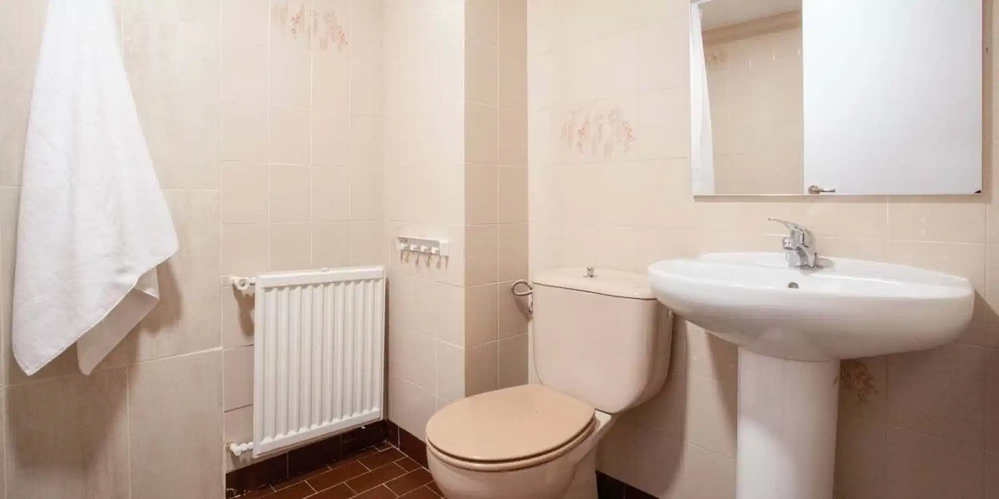 SPC 28043, Madrid - Madrid, Spain - #131448: Room in 10 Bedroom 2 Bathroom (Calle De José Silva) - Bathroom