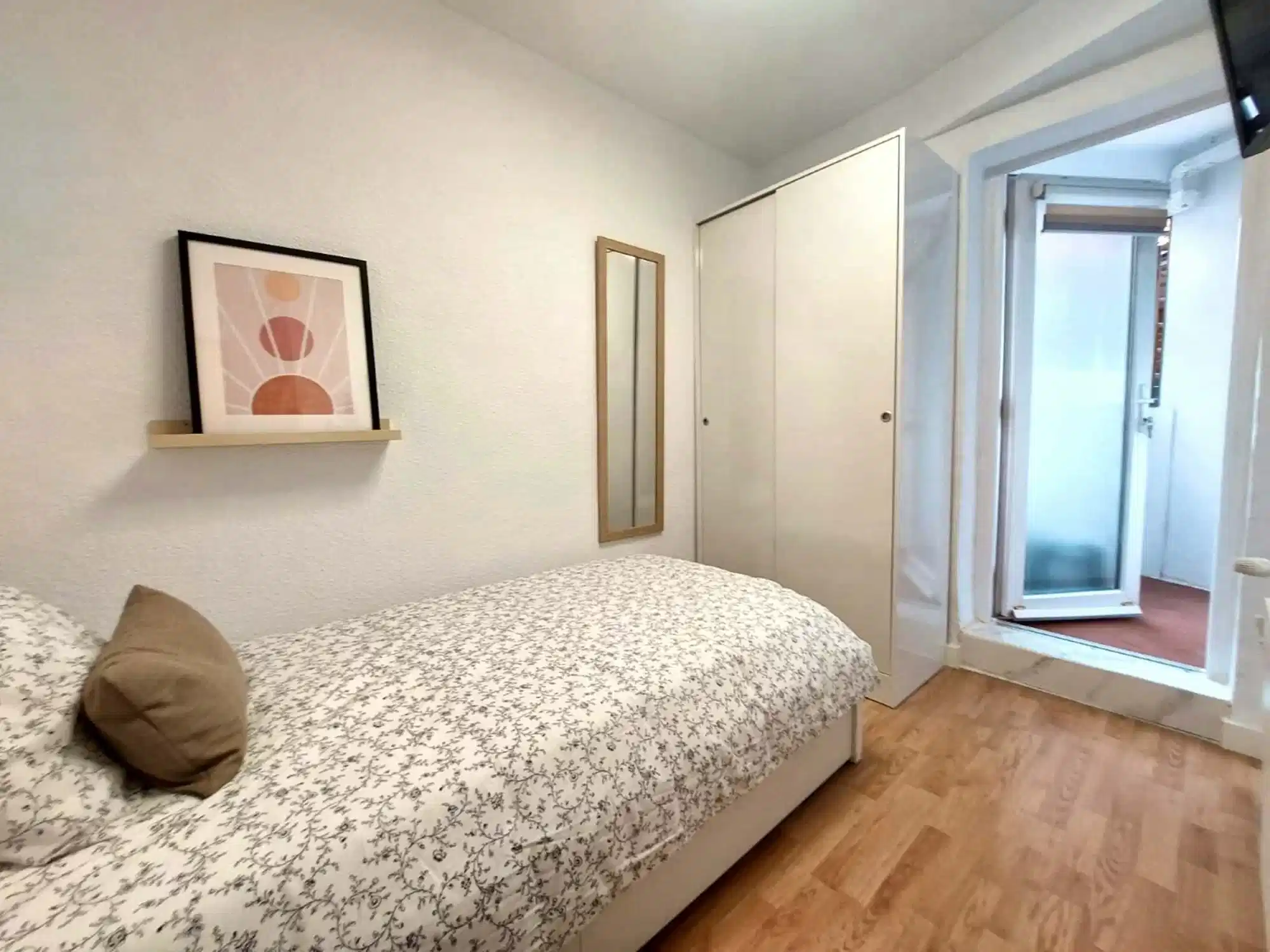 #131448: Room in 10 Bedroom 2 Bathroom (Calle De José Silva) - Bathroom?w=400&h=260&fit=crop&q=40&auto=format&trim=auto