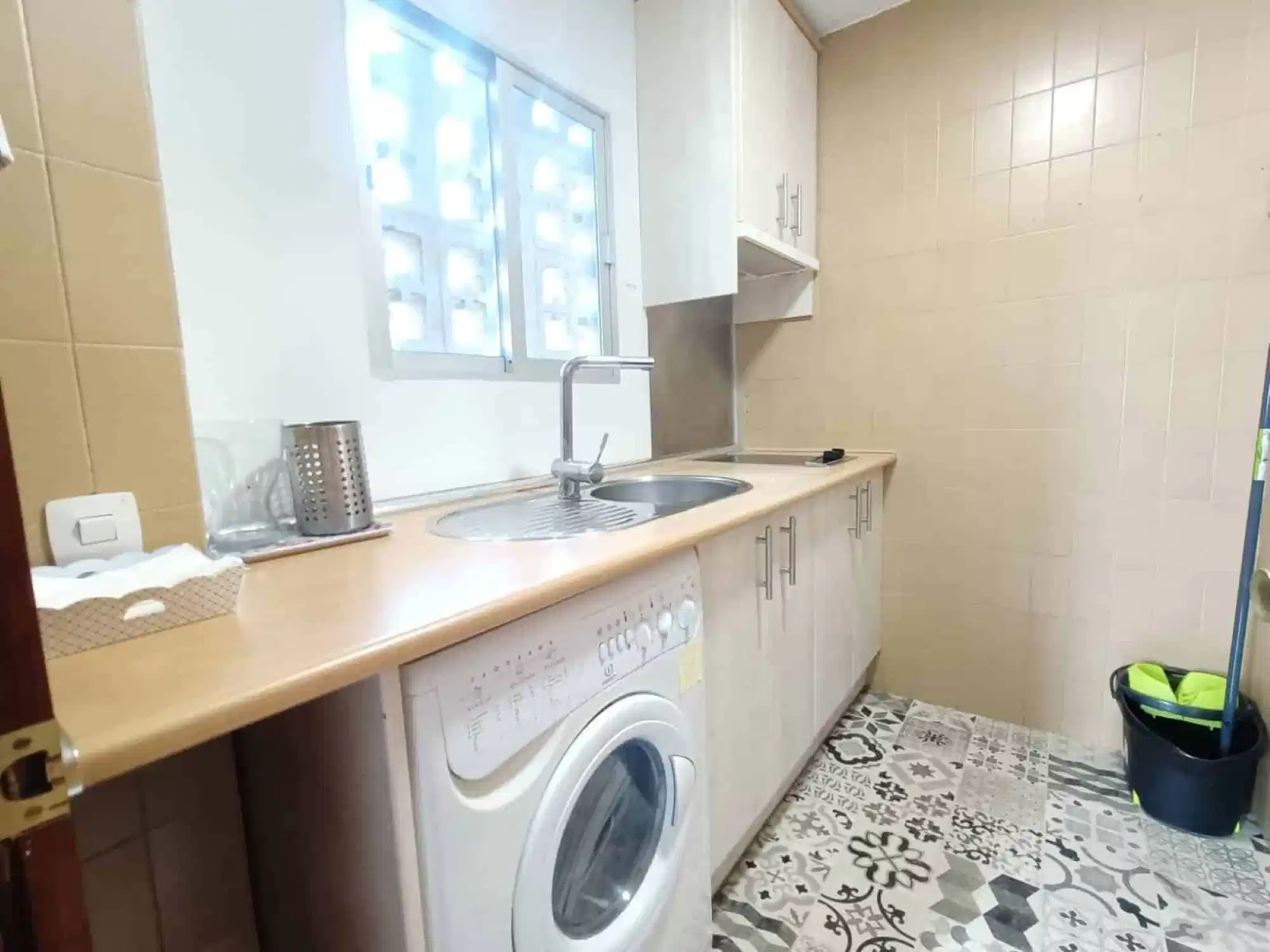 #184890: Room in 3 Bedroom 1 Bathroom (Calle De López De Hoyos) - Kitchen?w=400&h=260&fit=crop&q=40&auto=format&trim=auto