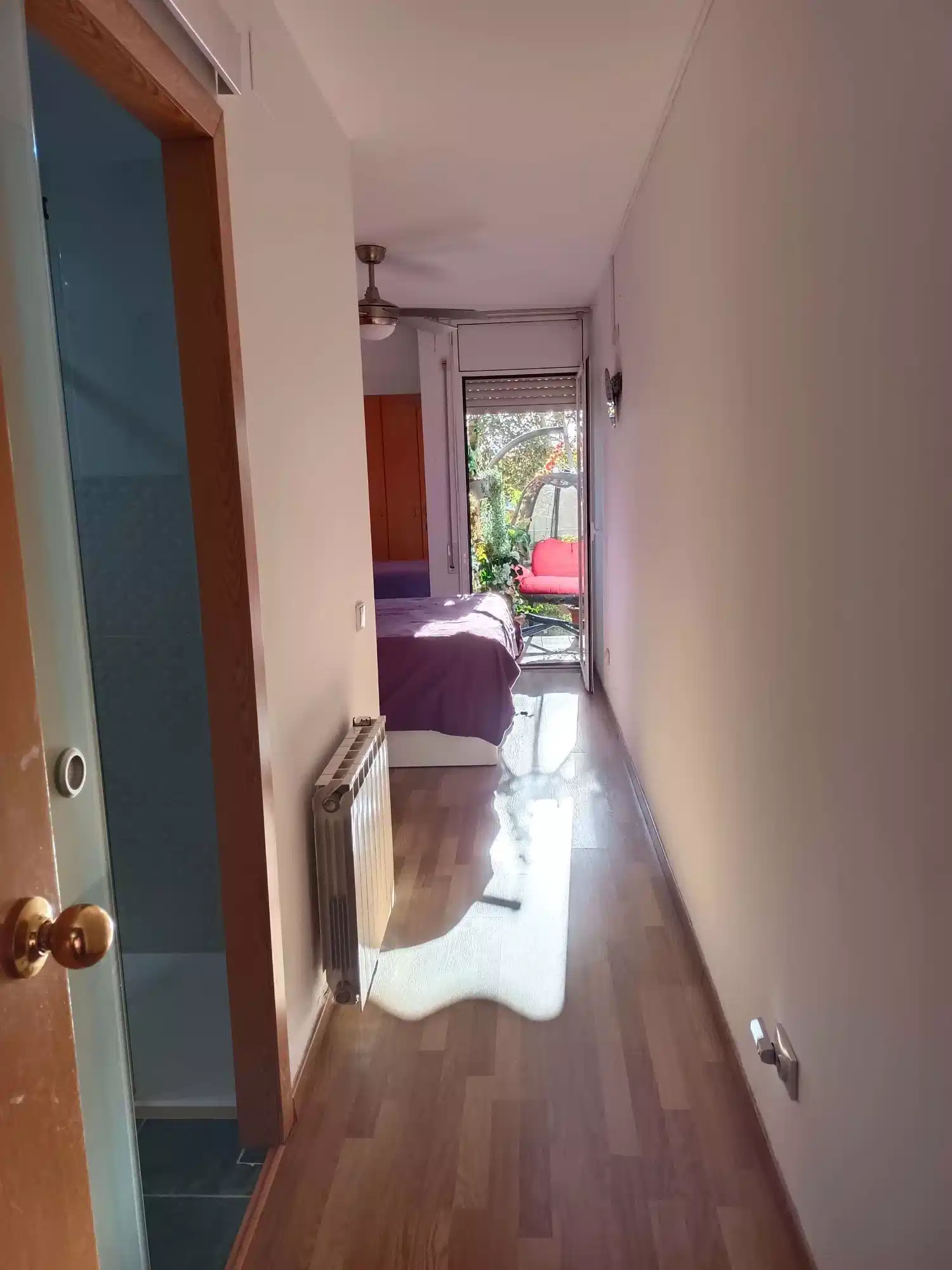 Exterior?w=400&h=260&fit=crop&q=40&auto=format&trim=auto