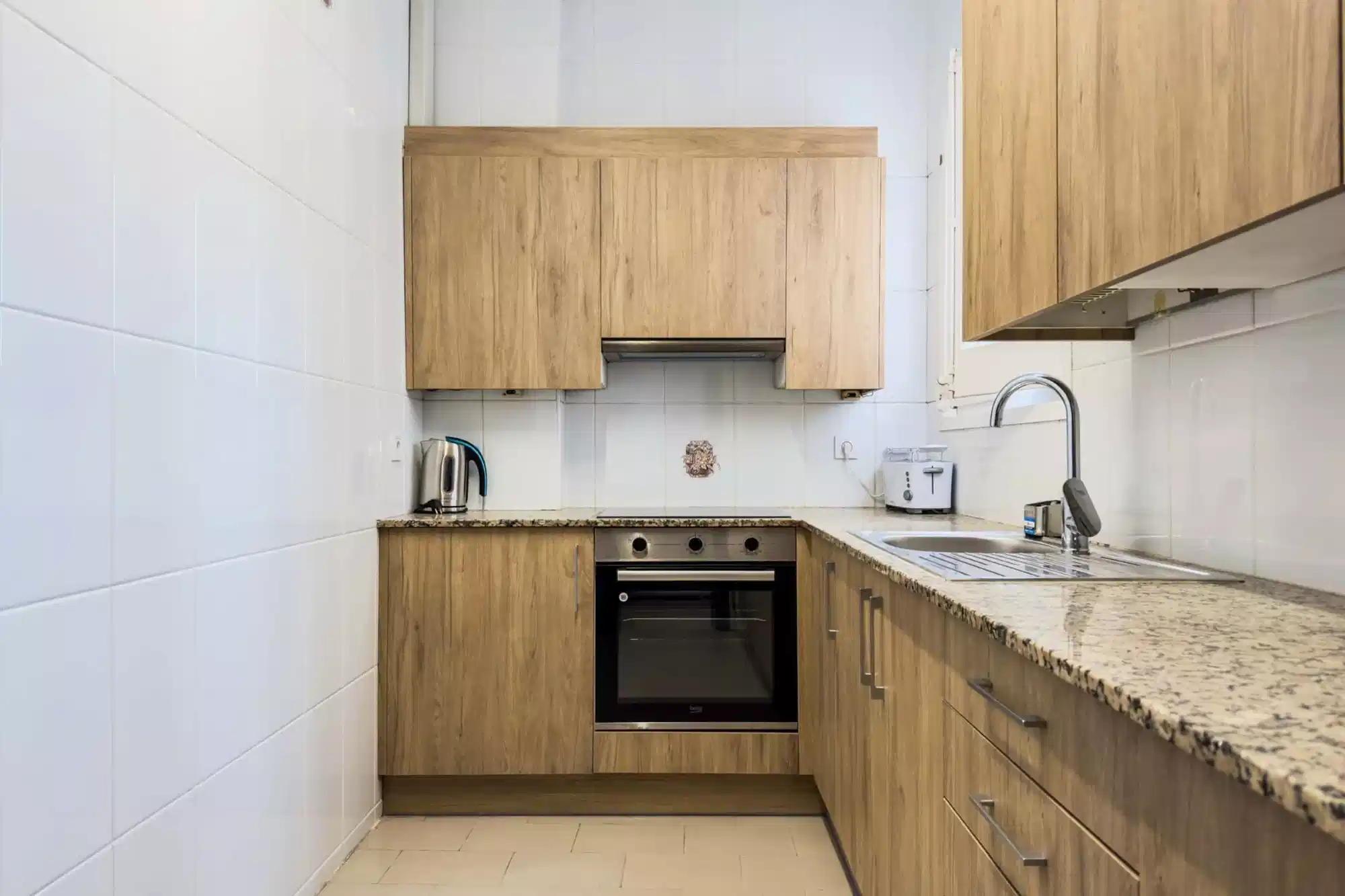 Exterior?w=400&h=260&fit=crop&q=40&auto=format&trim=auto