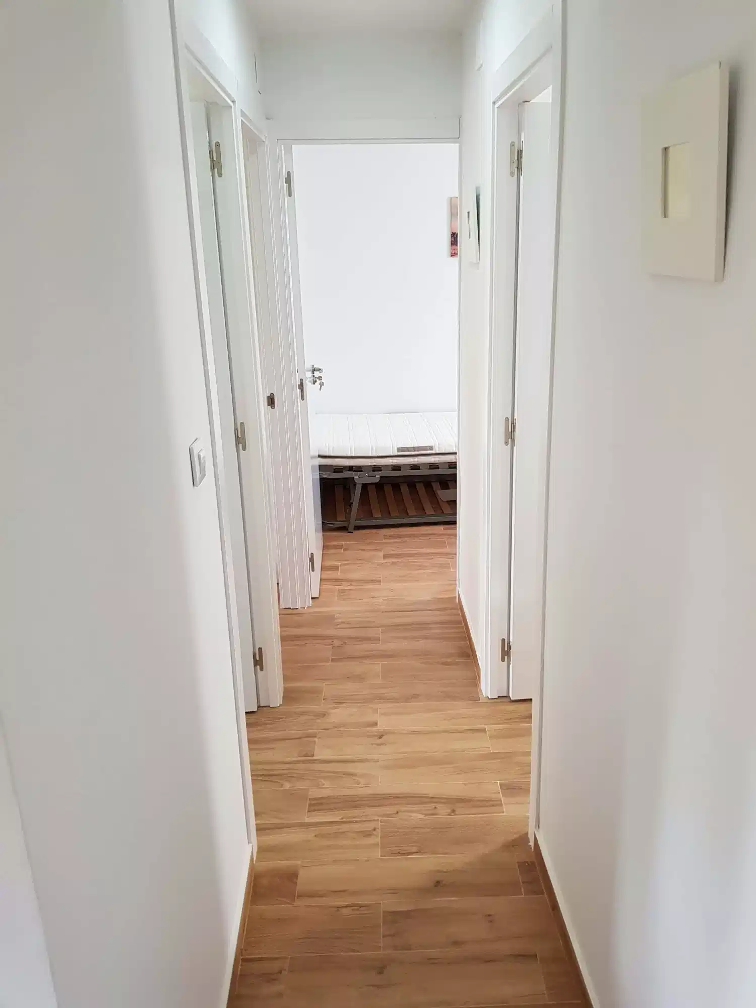 Exterior?w=400&h=260&fit=crop&q=40&auto=format&trim=auto