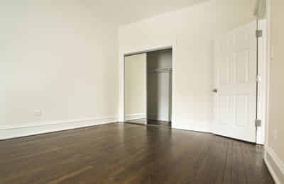 Exterior?w=400&h=260&fit=crop&q=40&auto=format&trim=auto