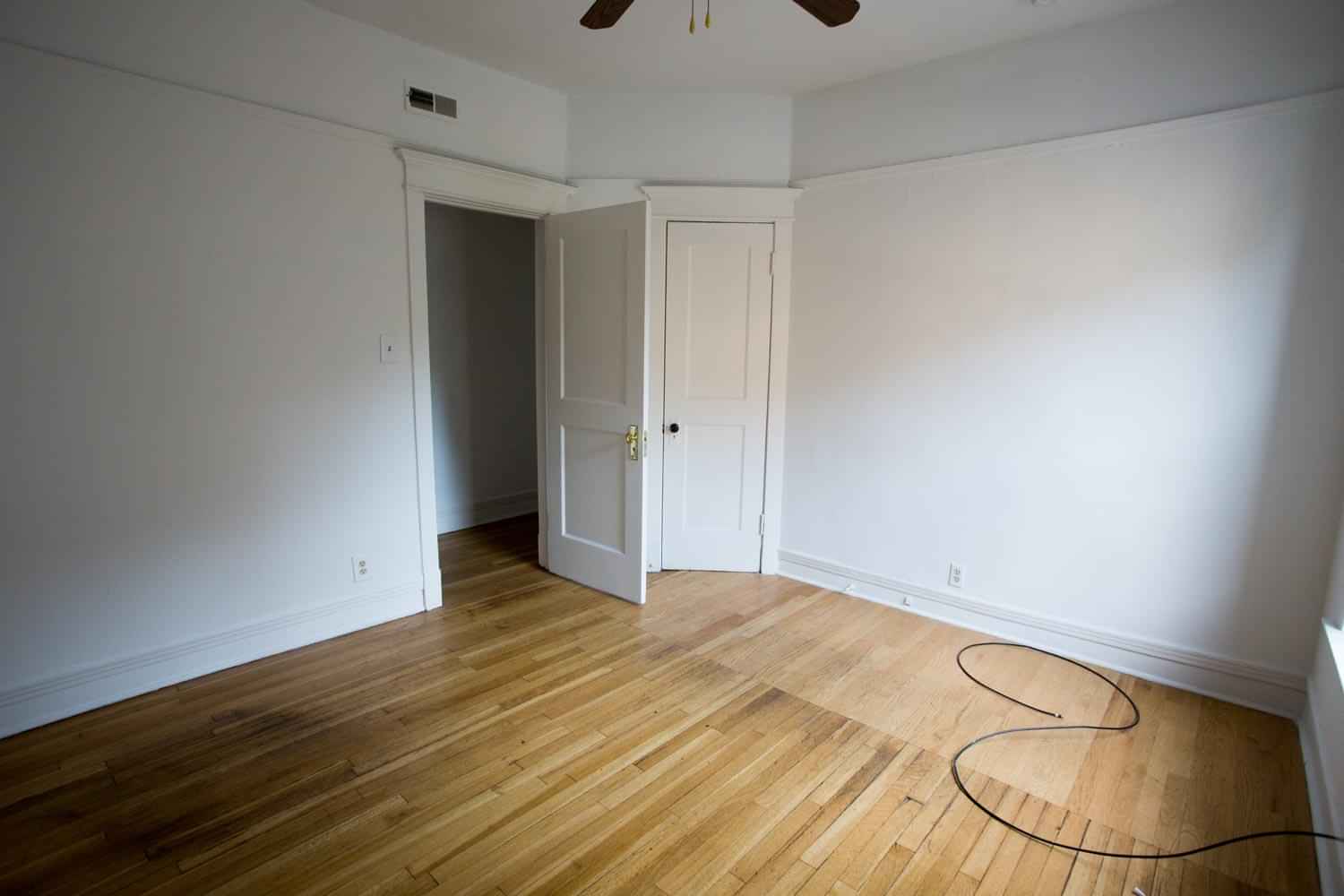 5237-5245 S. Kenwood Avenue, Chicago - Chicago, Illinois, United States - Room