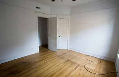 5237-5245 S. Kenwood Avenue, Chicago - Chicago, Illinois, United States - Room
