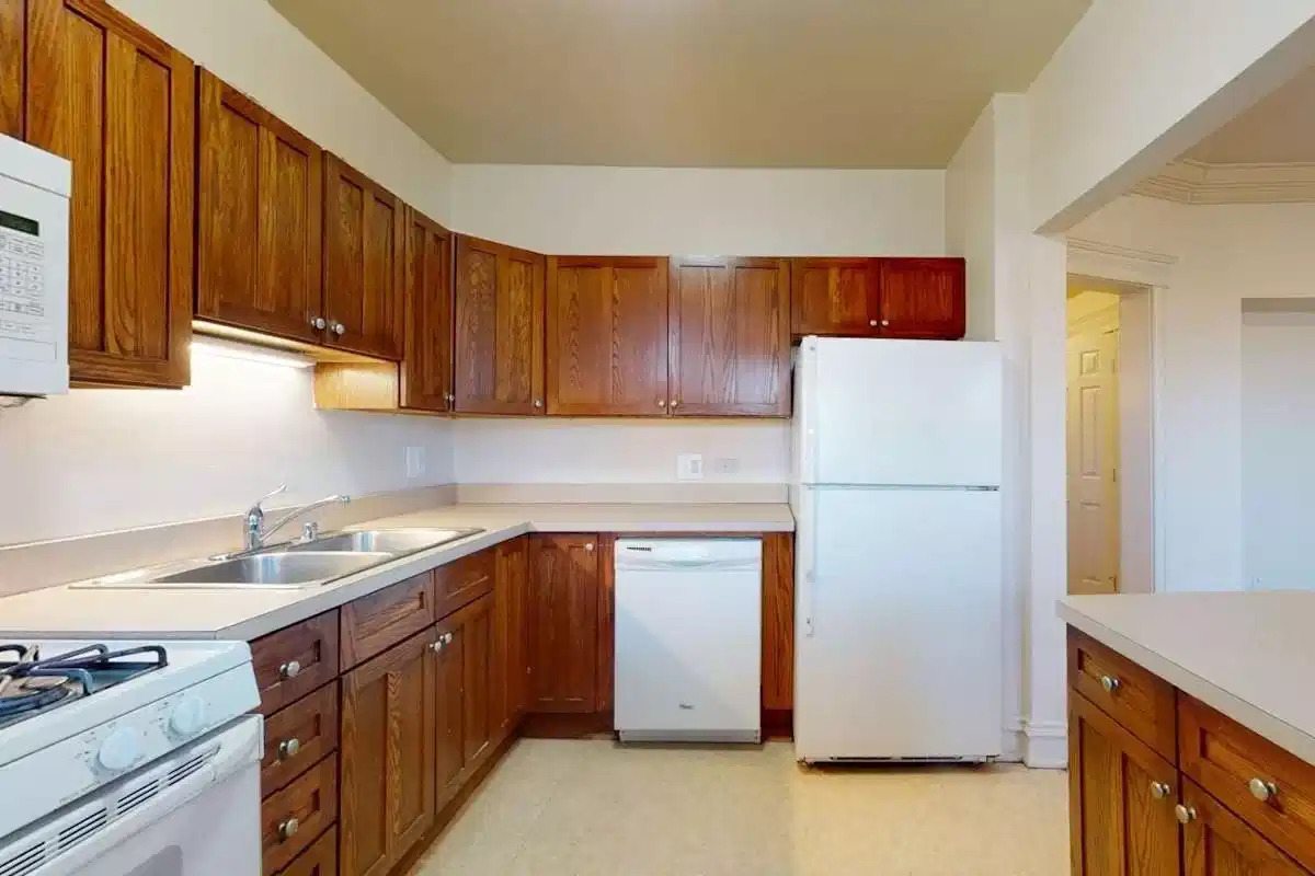 5623 S. Dorchester, Chicago - Chicago, Illinois, United States - Kitchen