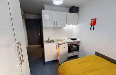 Kitchen?w=400&h=260&fit=crop&q=40&auto=format&trim=auto