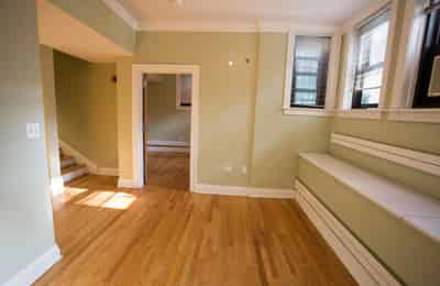Bathroom?w=400&h=260&fit=crop&q=40&auto=format&trim=auto