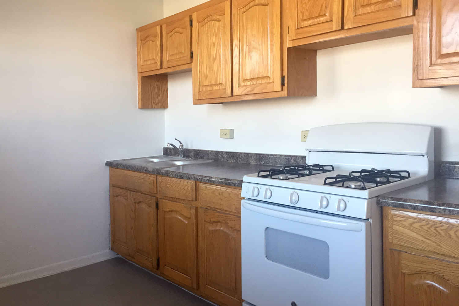 5715-5725 S. Kimbark Avenue, Chicago - Chicago, Illinois, United States - Kitchen