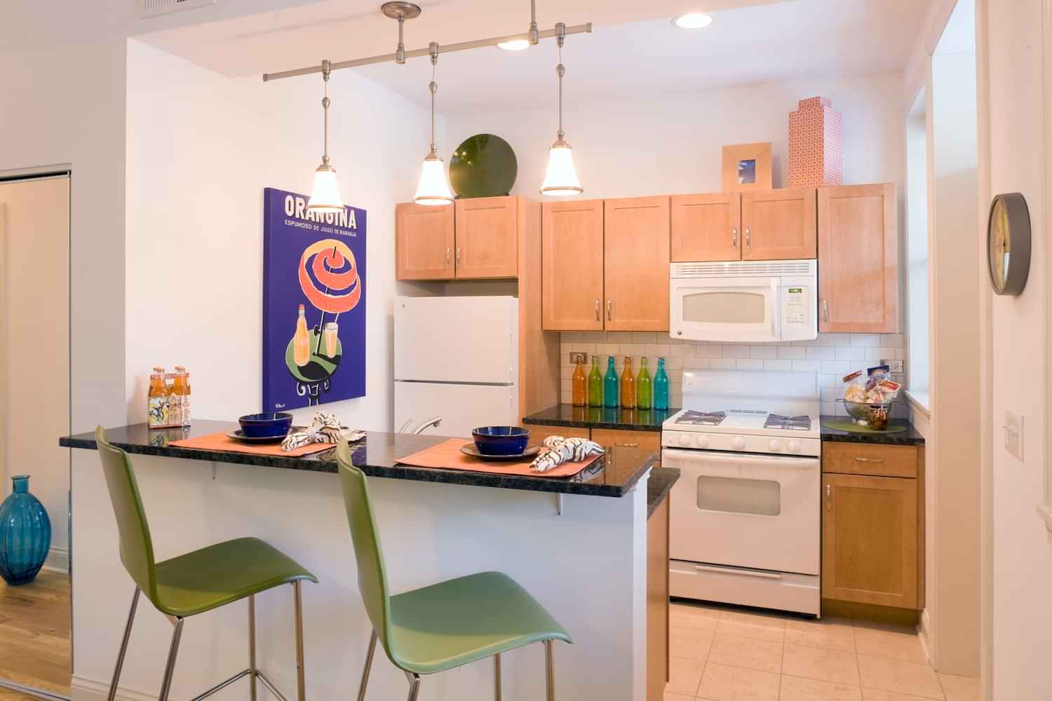 Bedroom?w=400&h=260&fit=crop&q=40&auto=format&trim=auto