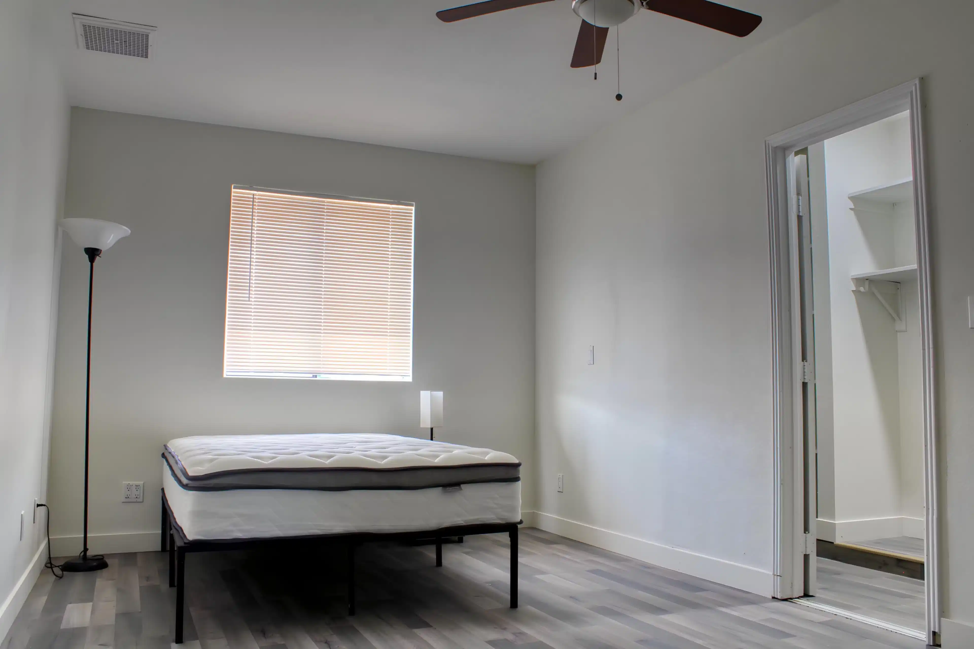 PDP 85053, Phoenix - Phoenix, Arizona, United States - #48579: Room in 7 Bed 2 Bath - Bedroom