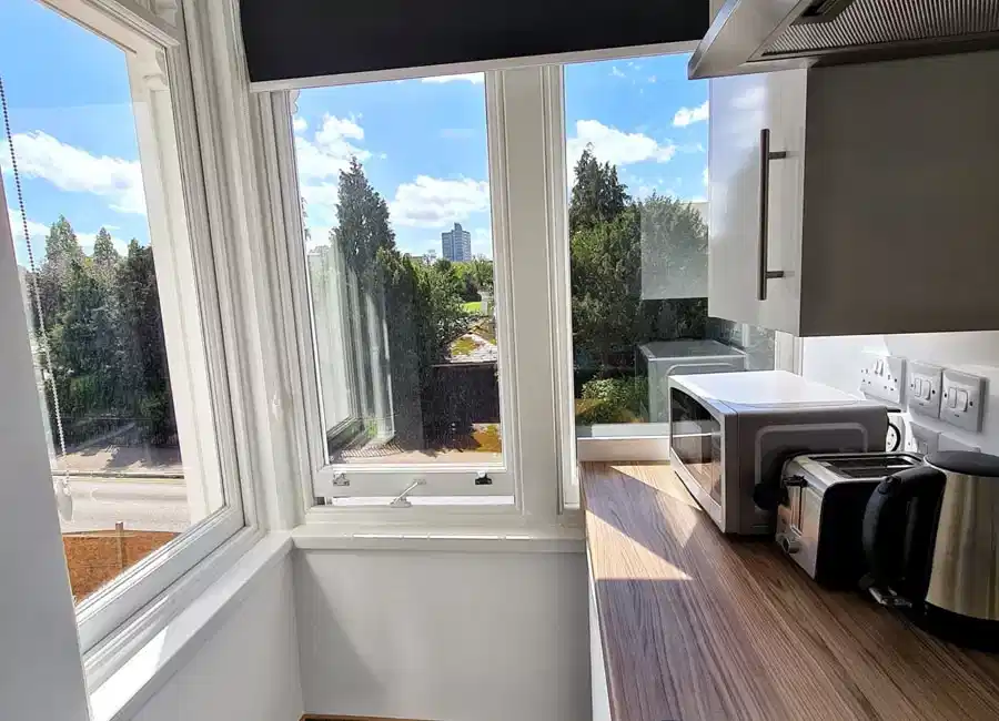 Amenities?w=400&h=260&fit=crop&q=40&auto=format&trim=auto