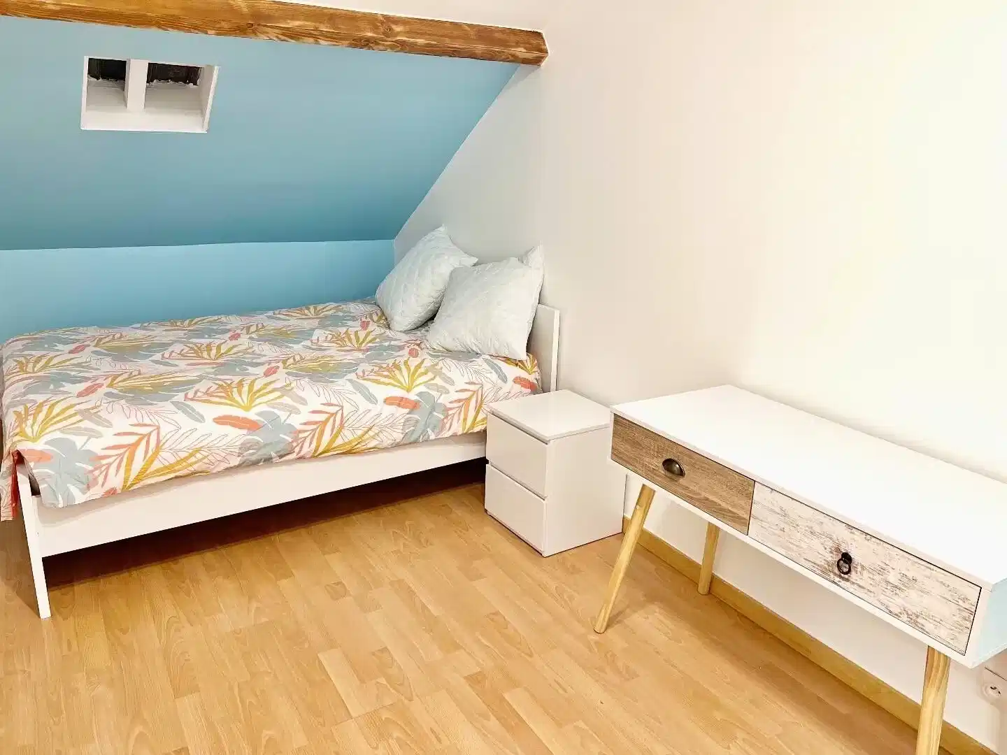 Room in a 14 Bedroom Apartment, Valenciennes Street, Gagny, France (93220) - Paris, France - Bedroom 13 - Bedroom