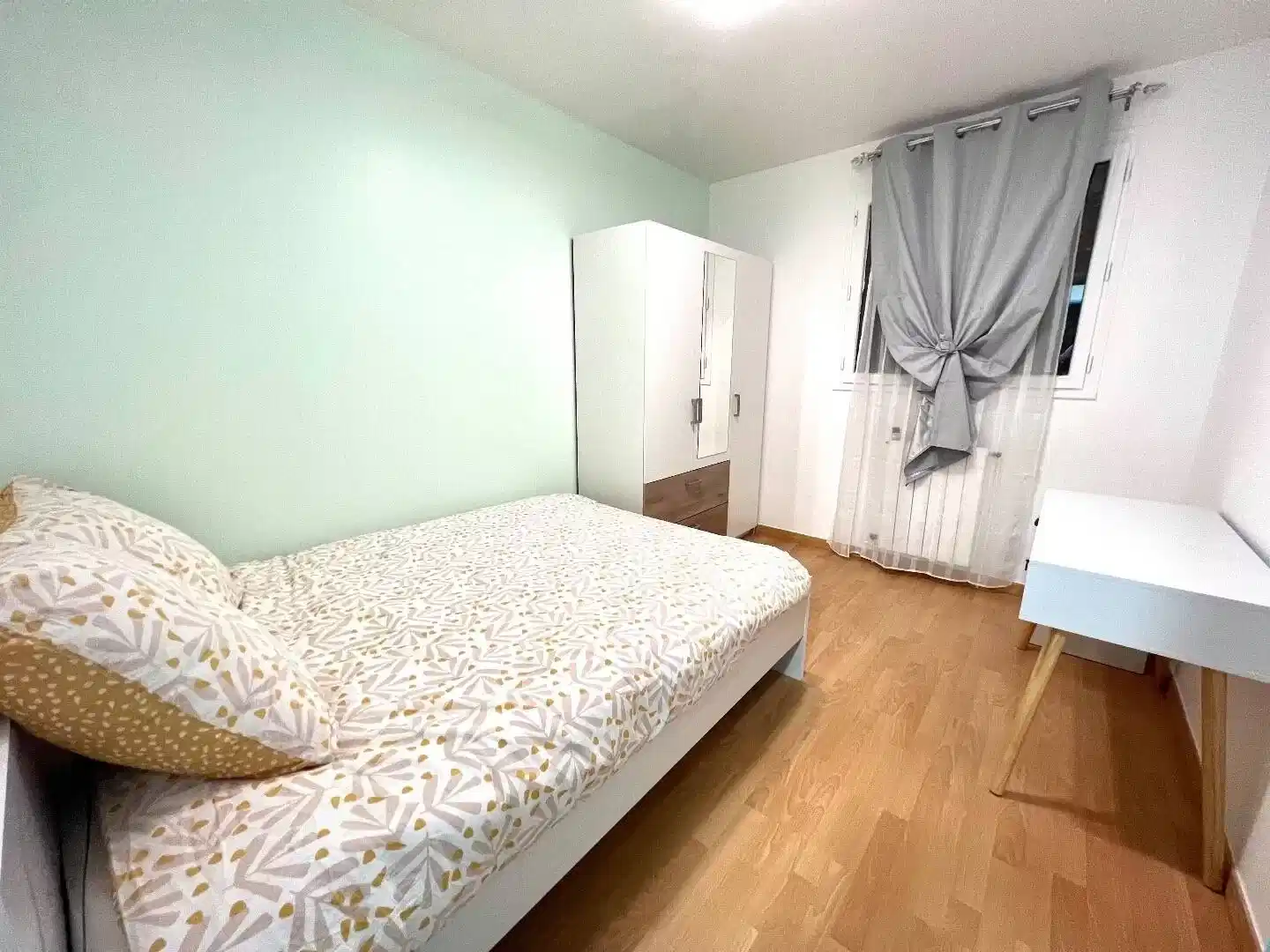 Room in a 14 Bedroom Apartment, Valenciennes Street, Gagny, France (93220) - Paris, France - Room 7 - Bedroom