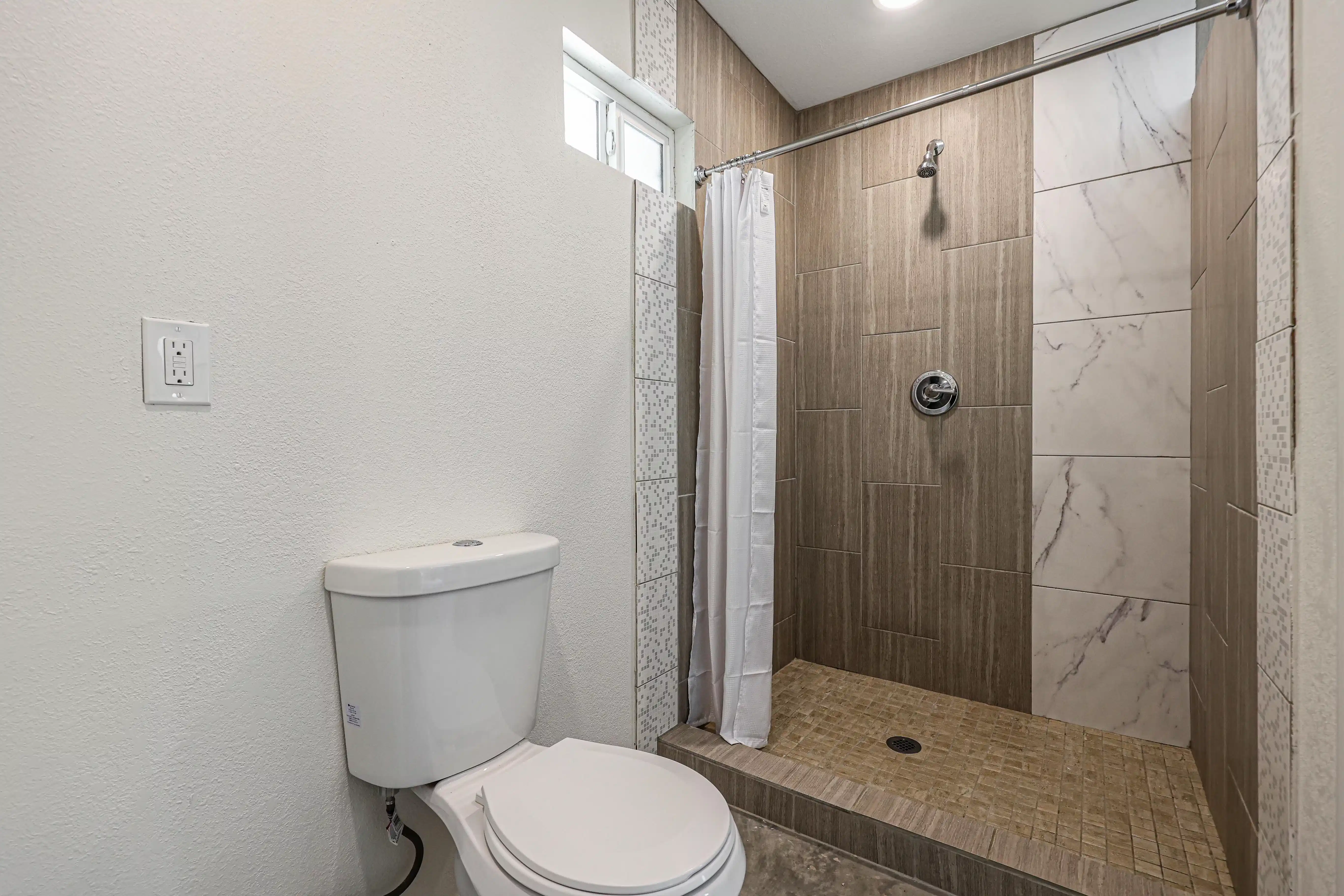 #42622: Room in 4 Bed 2 Bath - Bedroom?w=400&h=260&fit=crop&q=40&auto=format&trim=auto