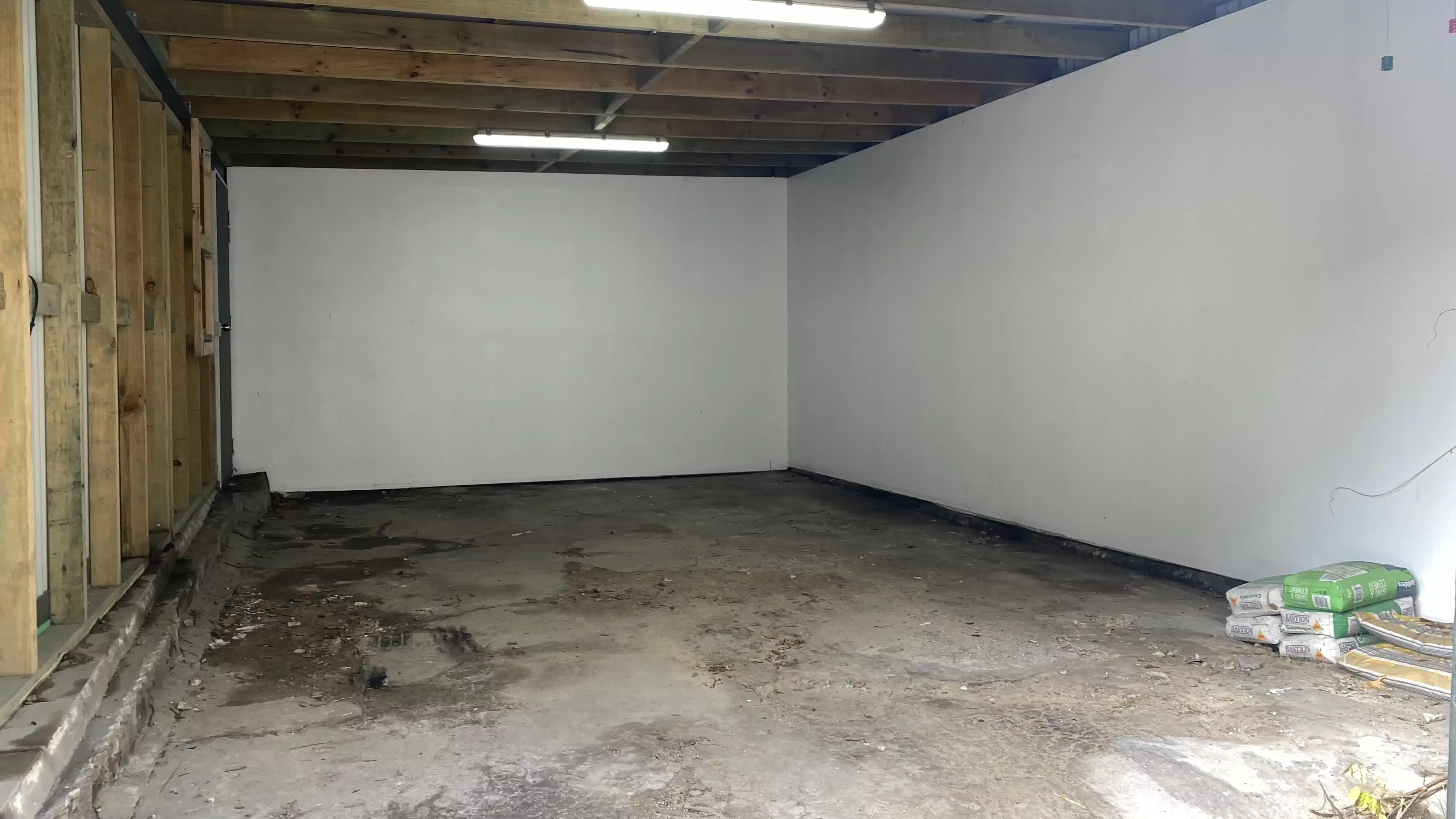 Room in a 6 Bedroom Apartment, Mary St, St Peters, Australia NSW 2044 2