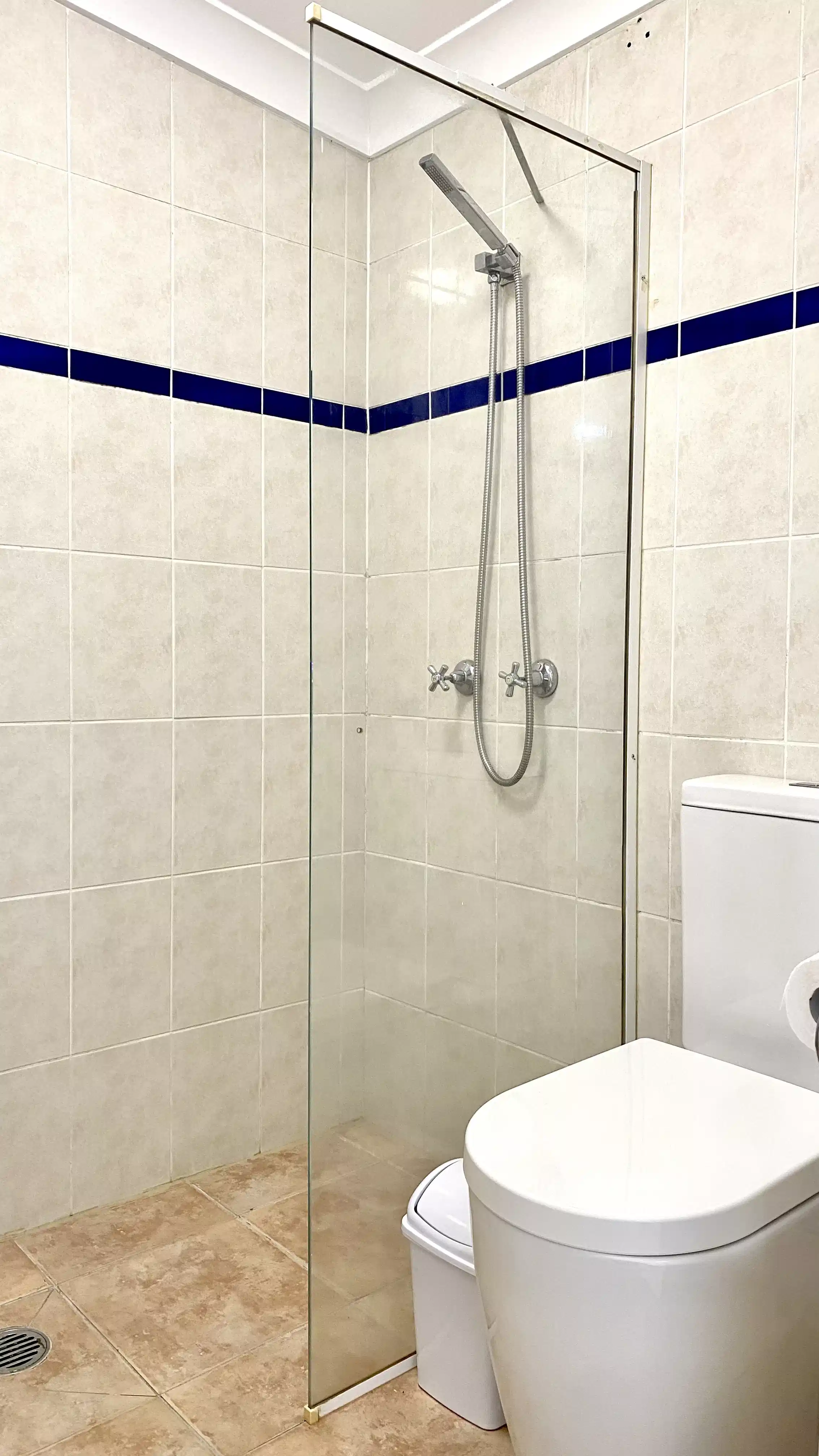 Amenities?w=400&h=260&fit=crop&q=40&auto=format&trim=auto