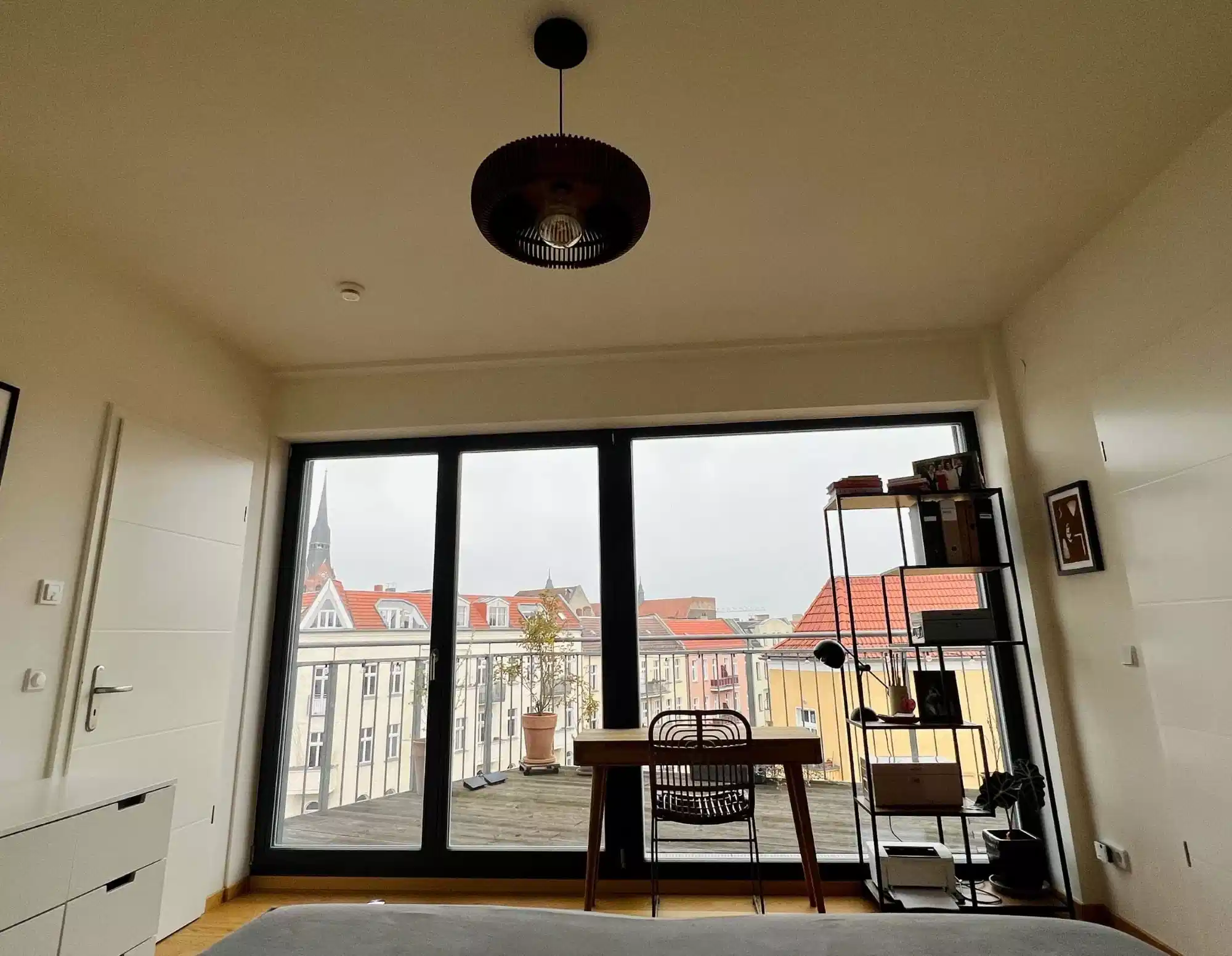 Exterior?w=400&h=260&fit=crop&q=40&auto=format&trim=auto