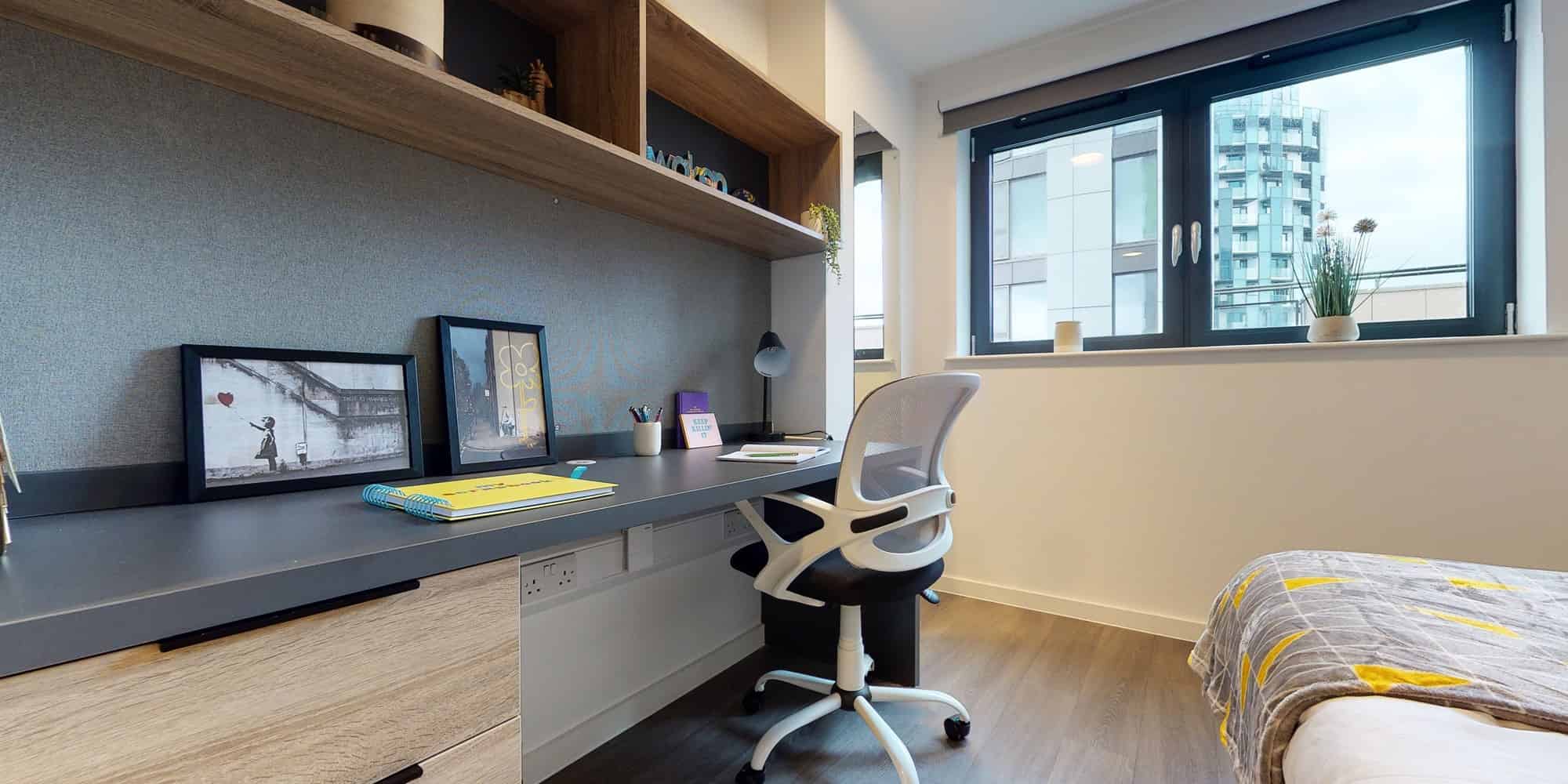 Common Area?w=400&h=260&fit=crop&q=40&auto=format&trim=auto