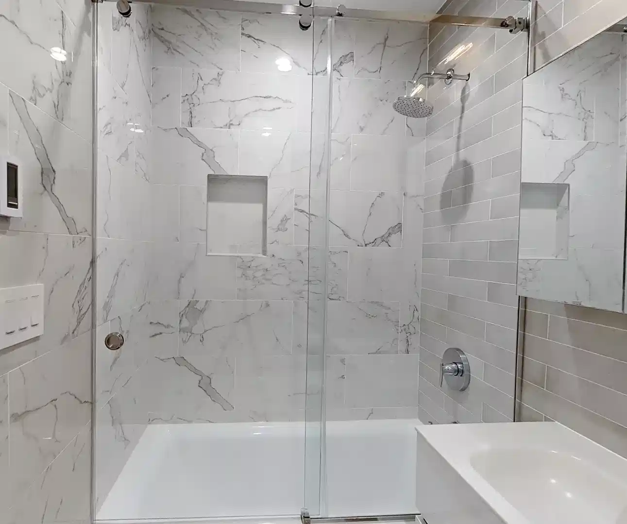 Bedroom?w=400&h=260&fit=crop&q=40&auto=format&trim=auto