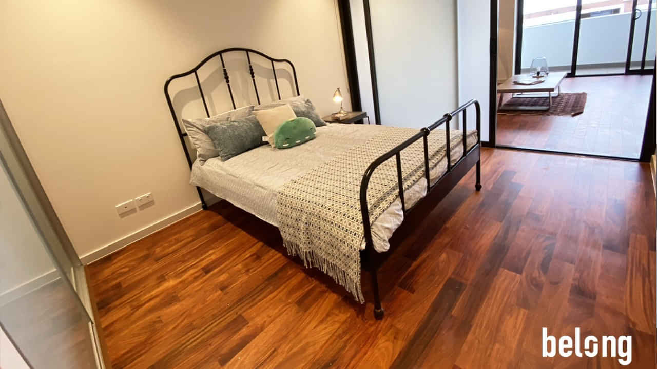 Exterior?w=400&h=260&fit=crop&q=40&auto=format&trim=auto