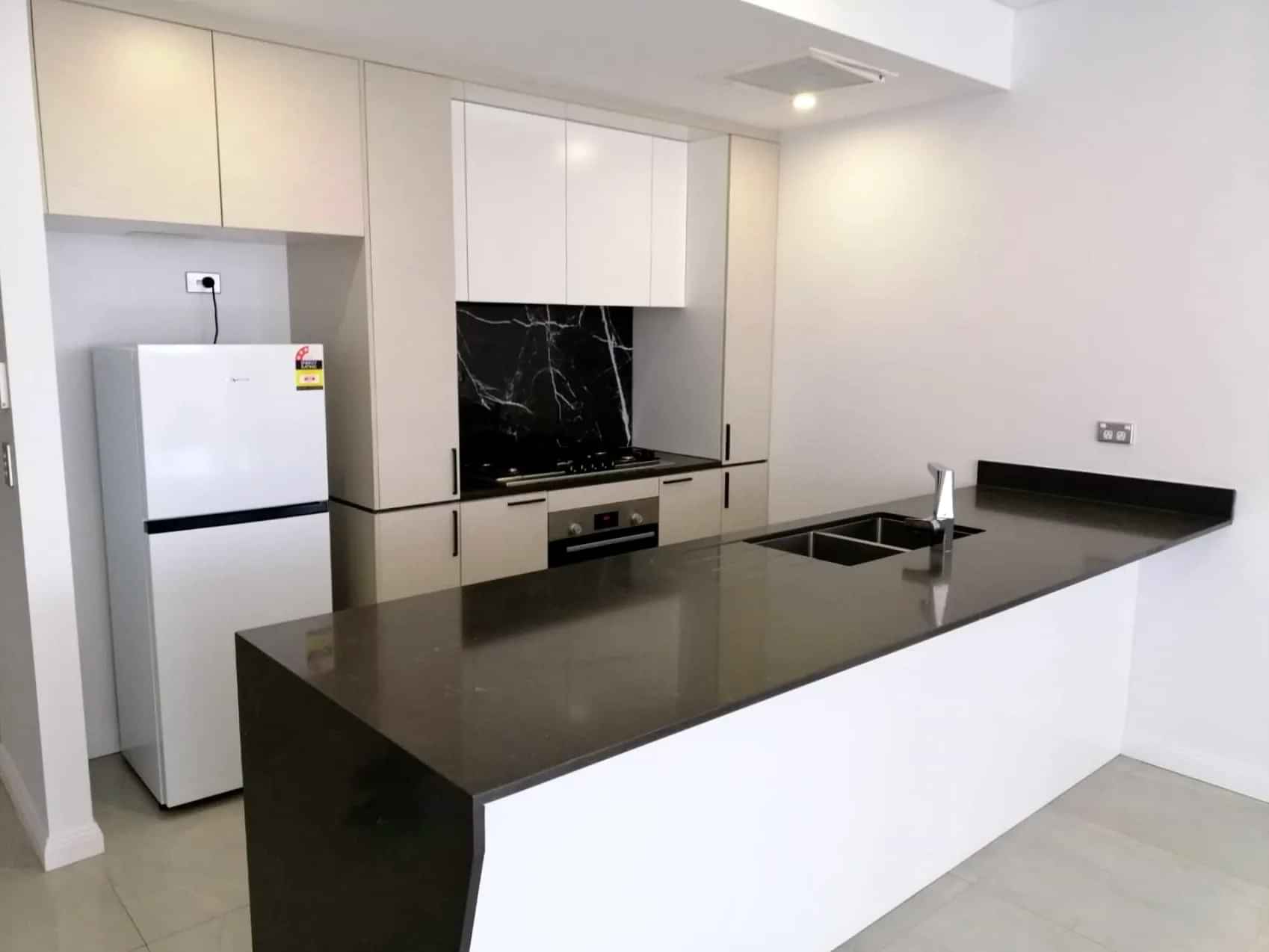 Amenities?w=400&h=260&fit=crop&q=40&auto=format&trim=auto