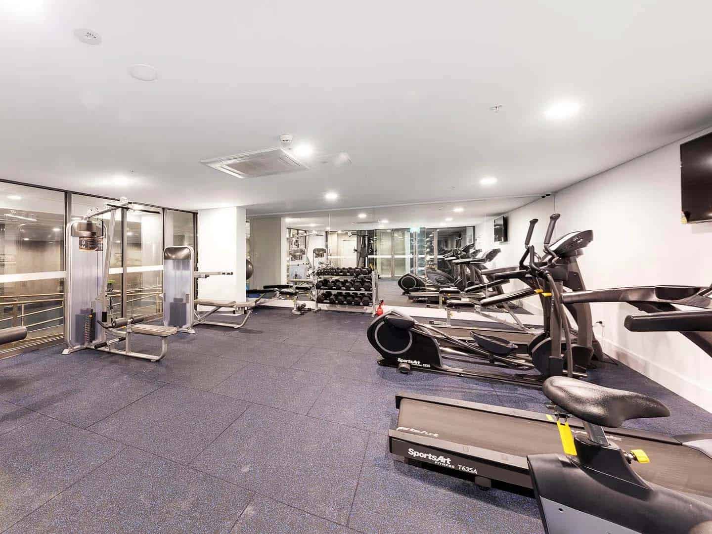 Amenities?w=400&h=260&fit=crop&q=40&auto=format&trim=auto