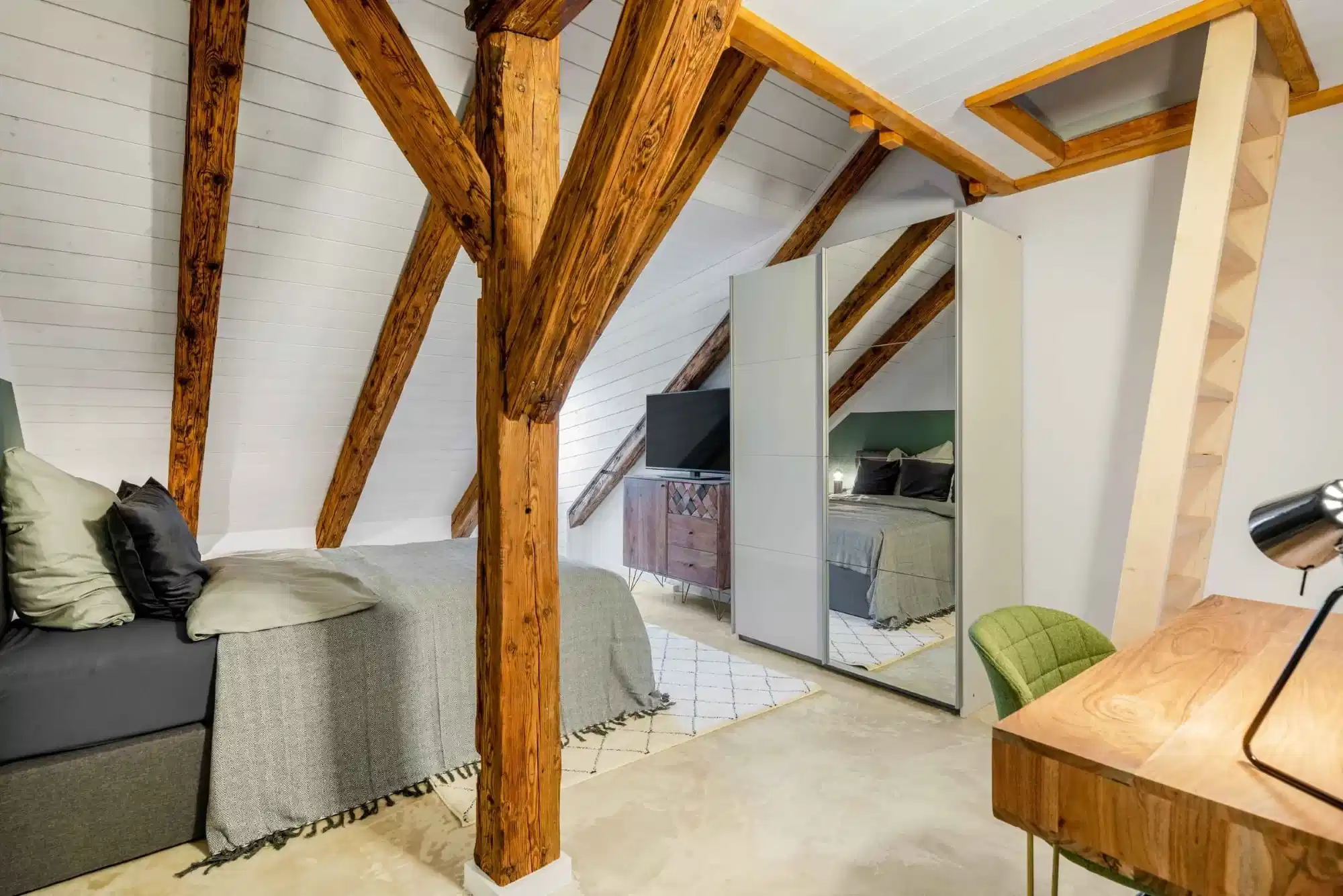 Common Area?w=400&h=260&fit=crop&q=40&auto=format&trim=auto