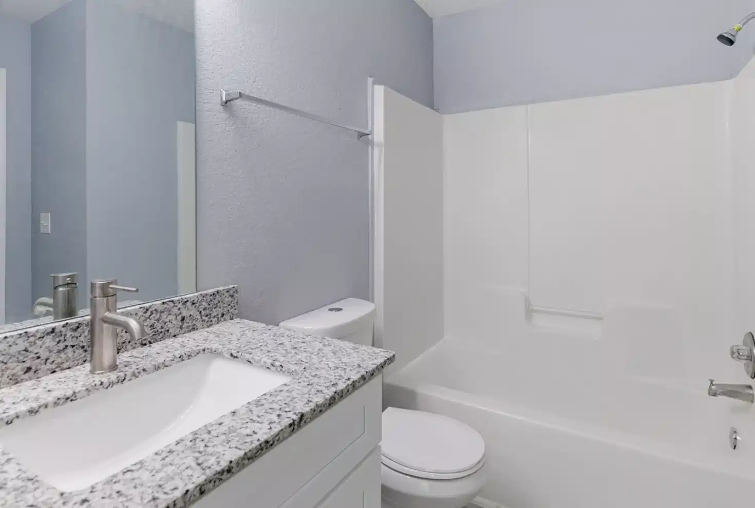 Exterior?w=400&h=260&fit=crop&q=40&auto=format&trim=auto