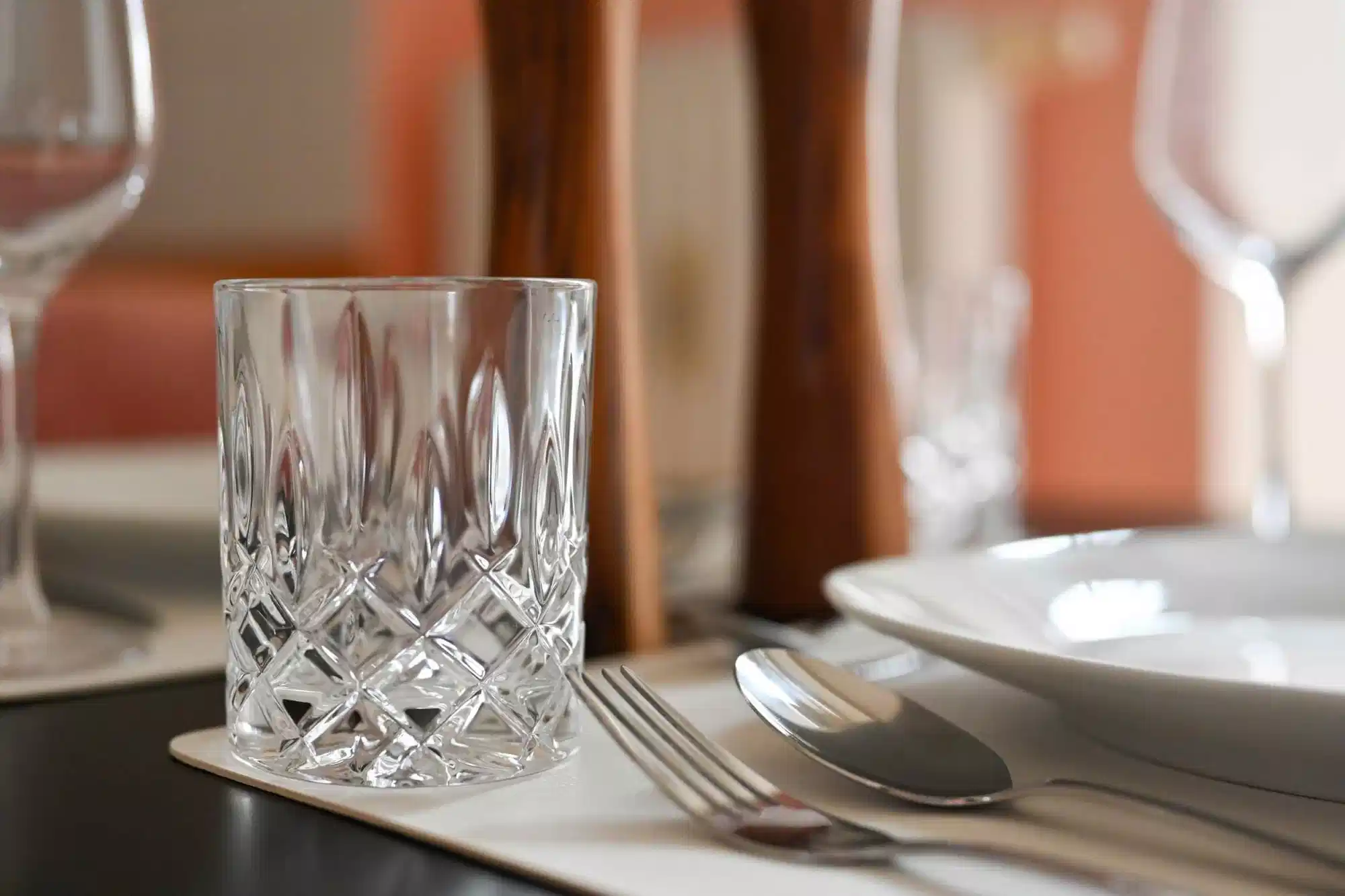 Exterior?w=400&h=260&fit=crop&q=40&auto=format&trim=auto