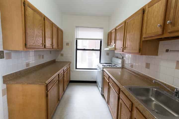 5416 S. Woodlawn Avenue, Chicago - Chicago, Illinois, United States - Kitchen