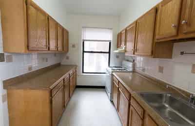 5416 S. Woodlawn Avenue, Chicago - Chicago, Illinois, United States - Kitchen