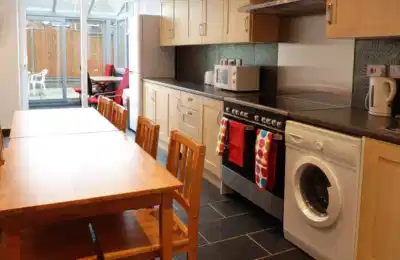 Britannia House Shares, London - London, England, United Kingdom - Kitchen