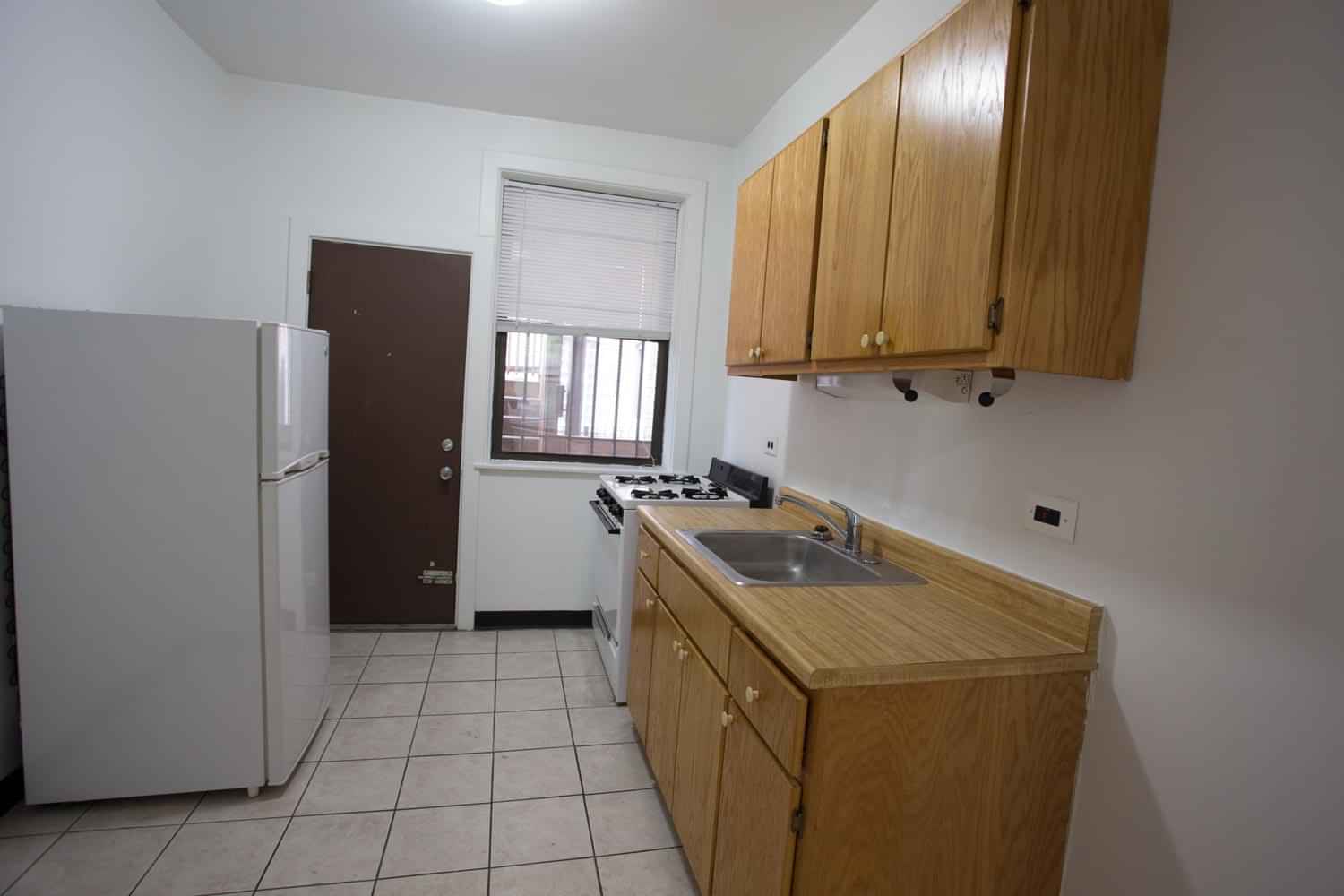 Kitchen?w=400&h=260&fit=crop&q=40&auto=format&trim=auto