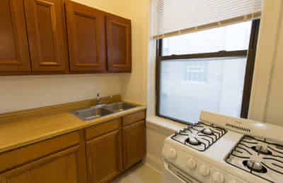 Amenities?w=400&h=260&fit=crop&q=40&auto=format&trim=auto