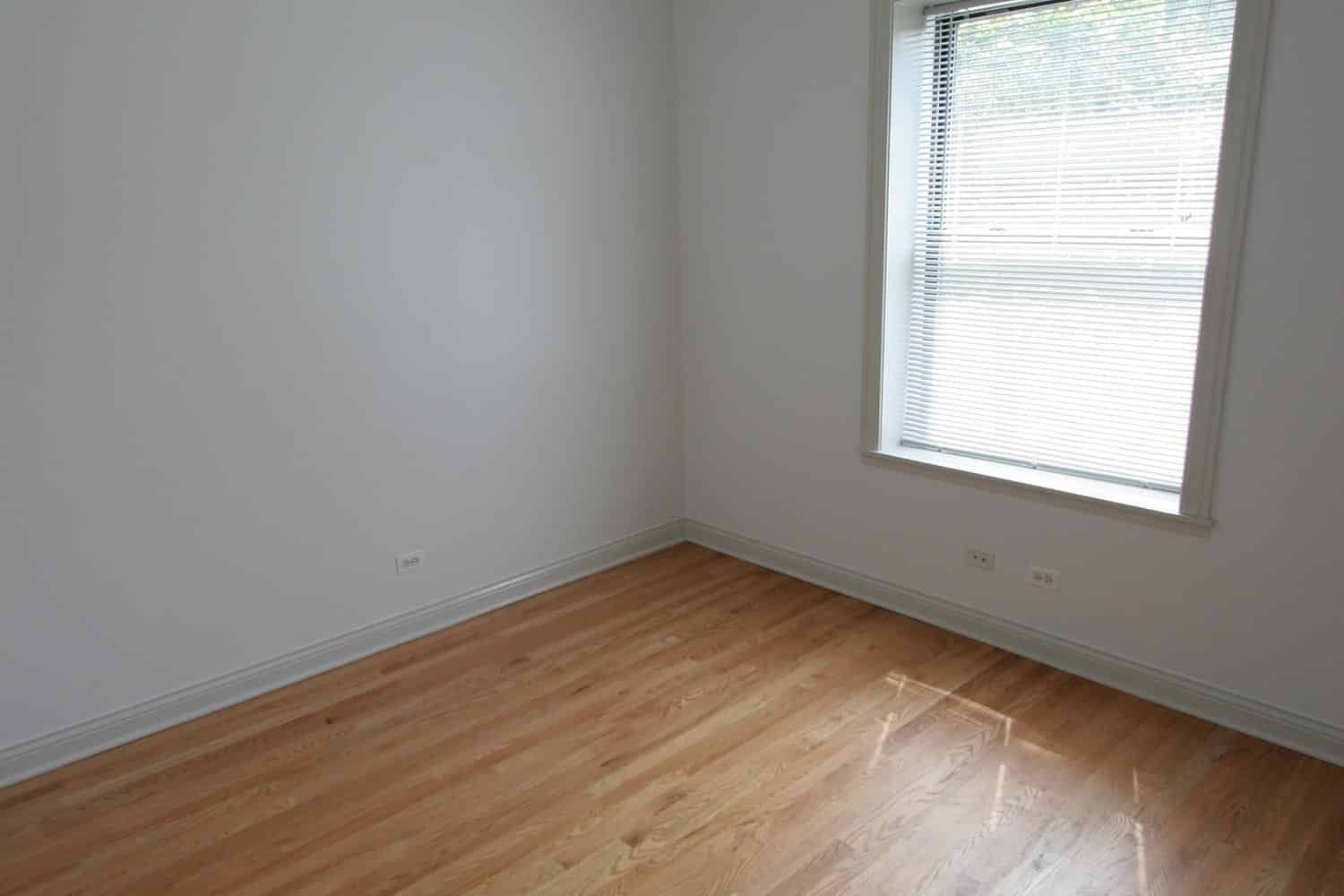 Exterior?w=400&h=260&fit=crop&q=40&auto=format&trim=auto