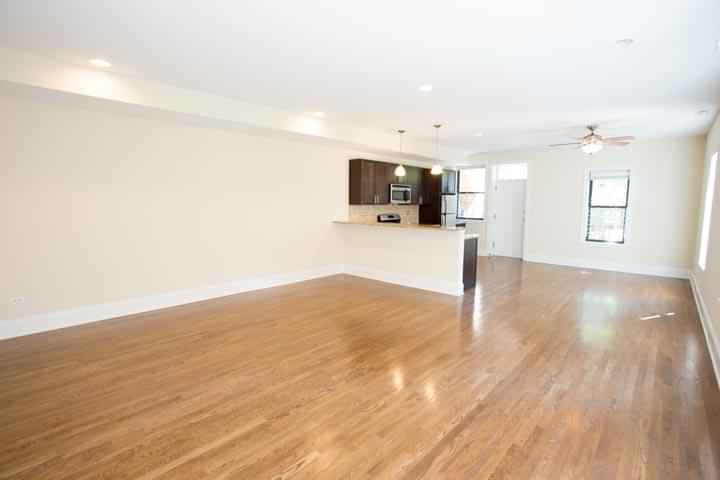 5339-5345 S. Woodlawn Avenue, Chicago - Chicago, Illinois, United States - Room