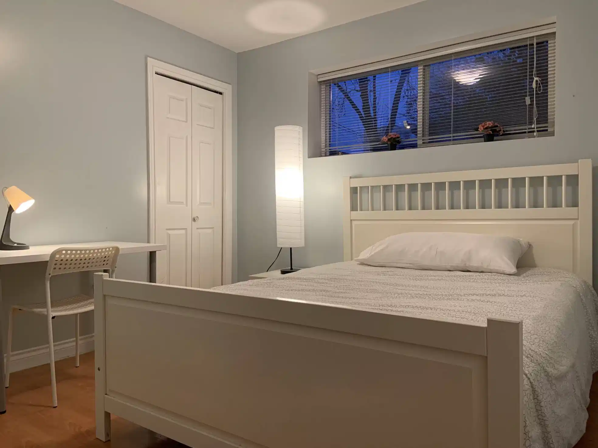 Amenities?w=400&h=260&fit=crop&q=40&auto=format&trim=auto