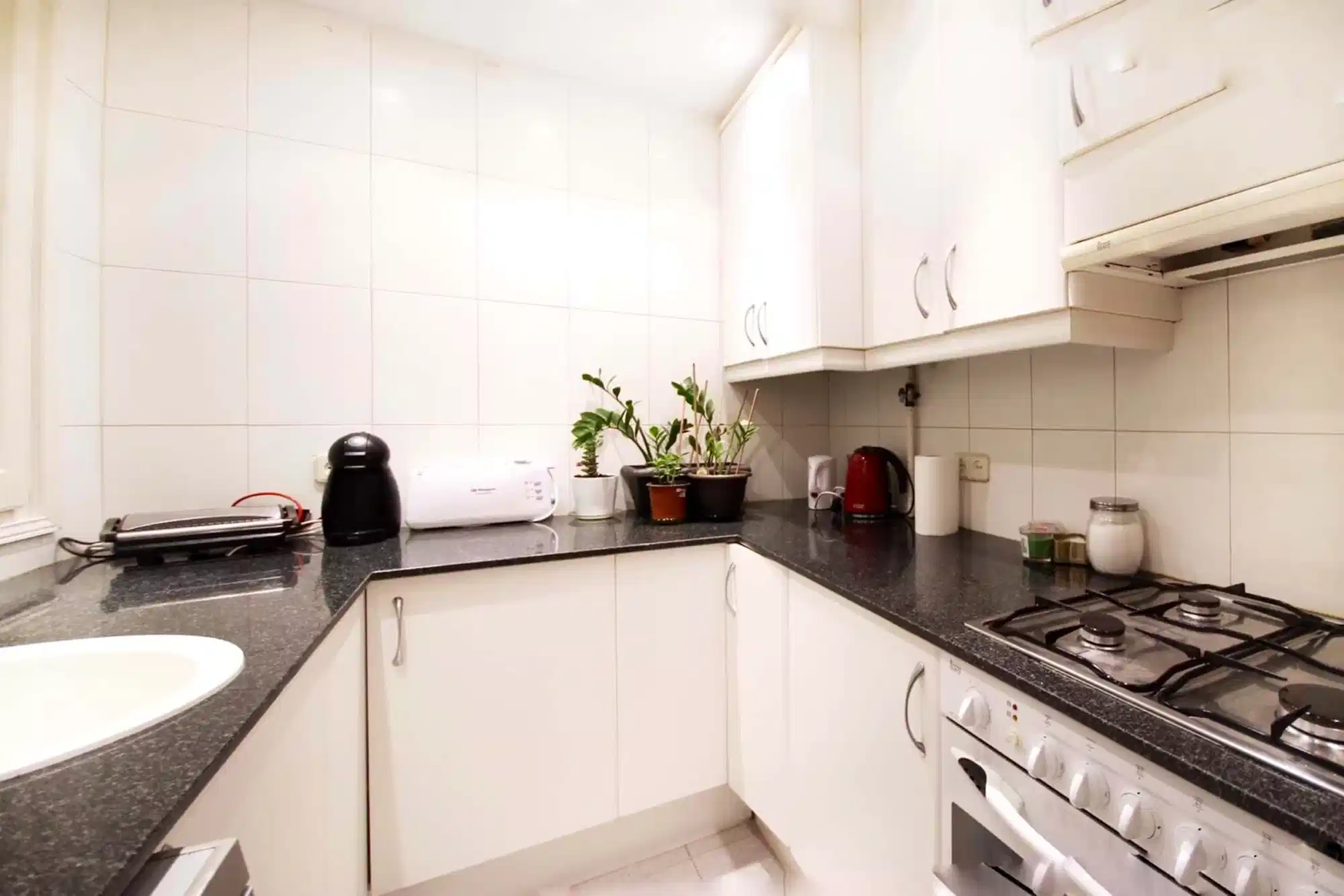 Exterior?w=400&h=260&fit=crop&q=40&auto=format&trim=auto