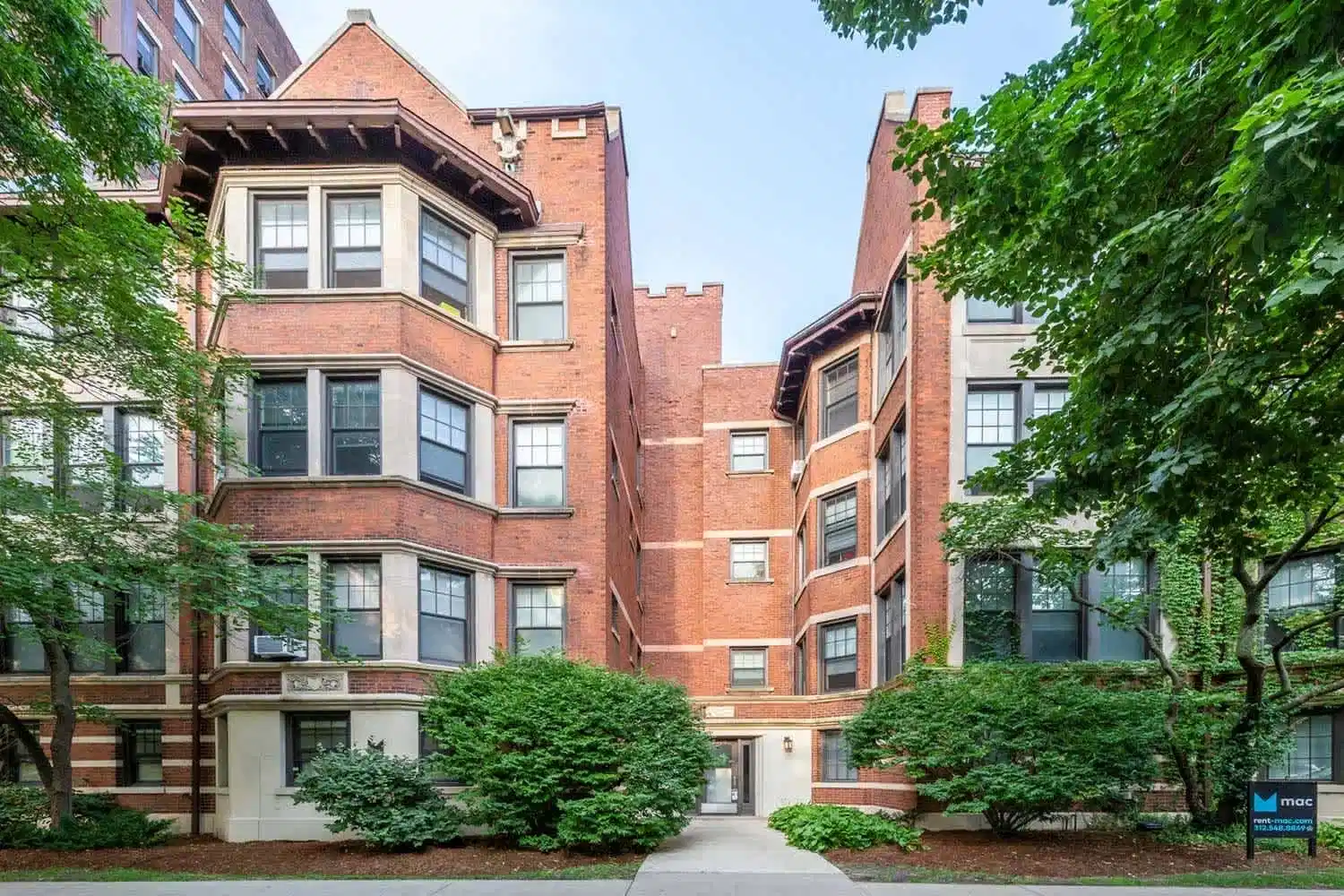 5325 S. Hyde Park Boulevard, Chicago 4