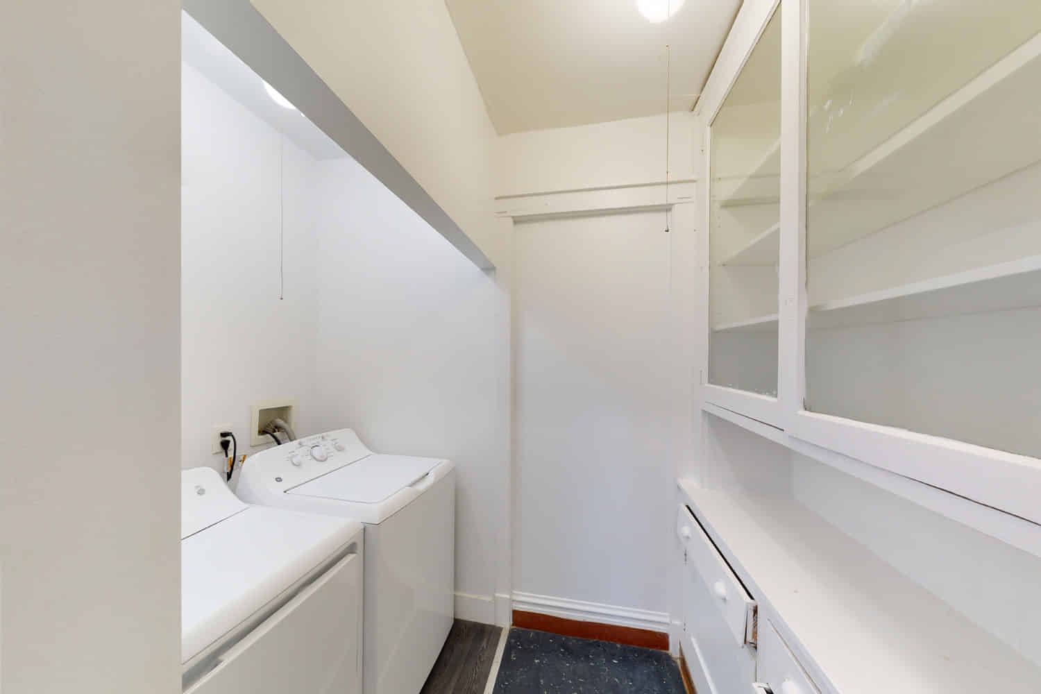 5429 S. Woodlawn Avenue, Chicago - Chicago, Illinois, United States - Amenities